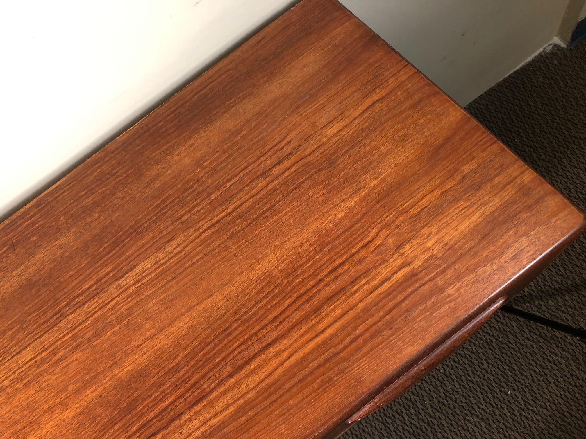 Mid-Century Modern Teak G Plan Fresco Vanity or Desk For Sale 4