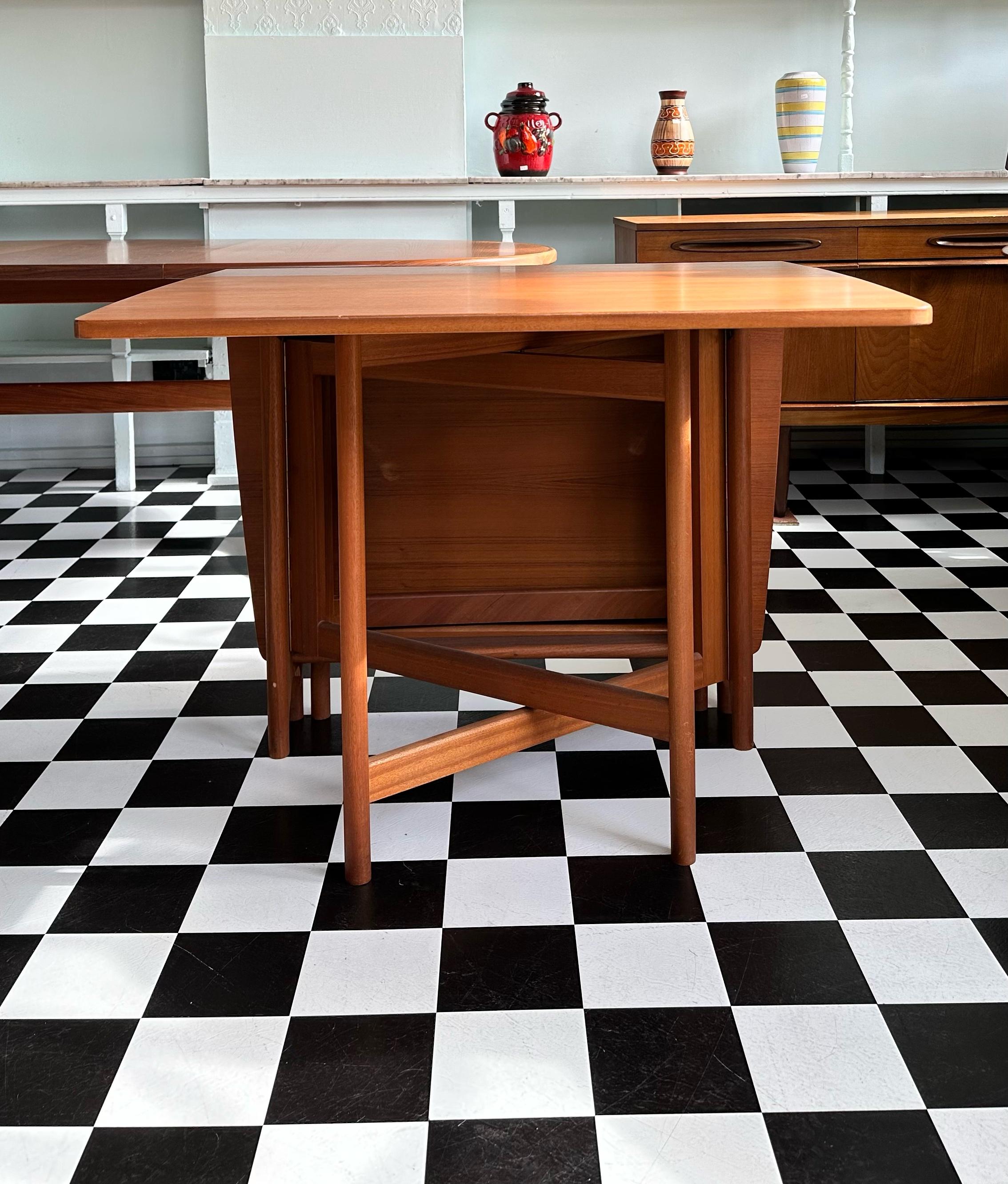 Mid-Century Modern Teak Gate Leg Table by McIntosh 6