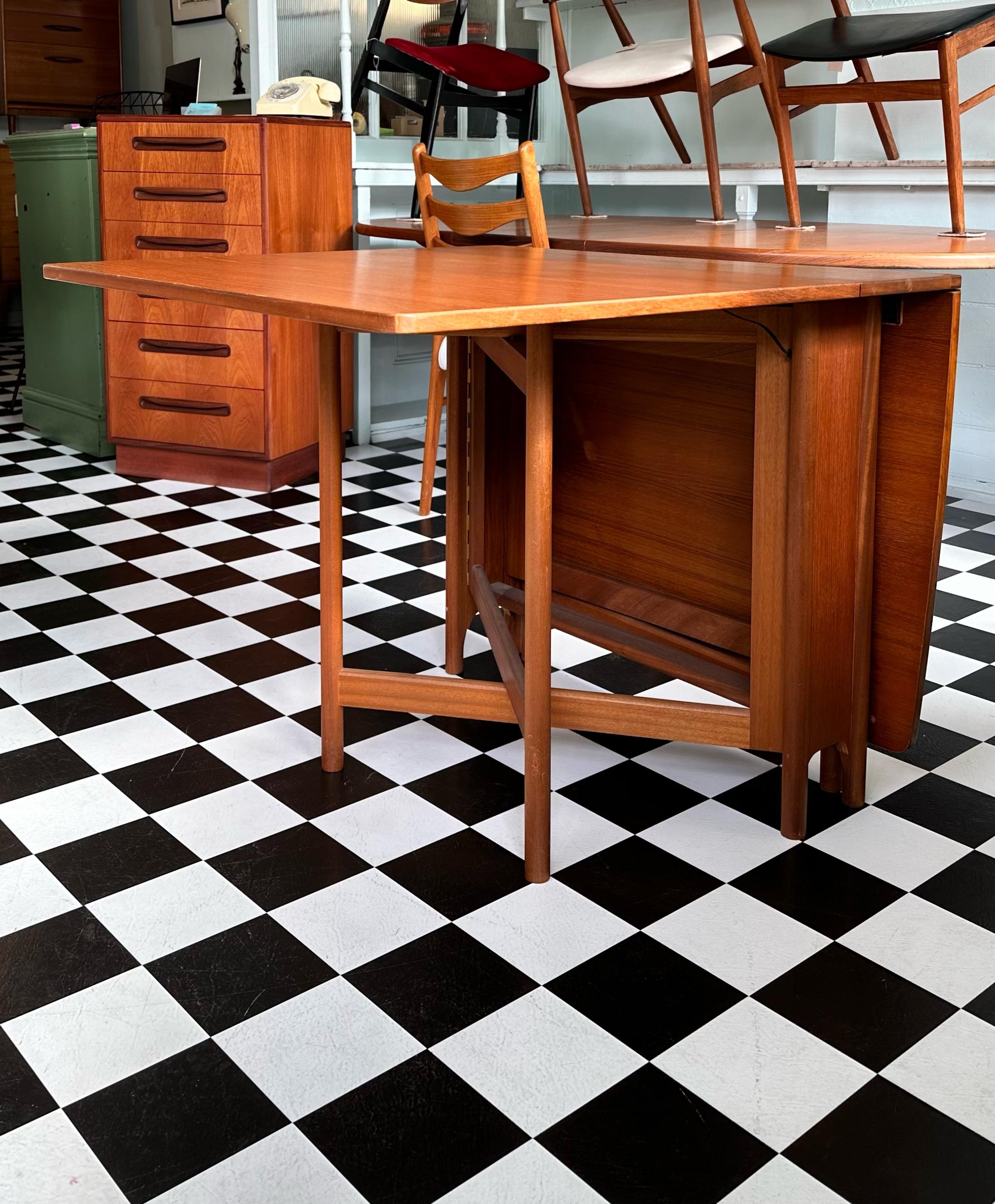 Mid-Century Modern Teak Gate Leg Table by McIntosh 7