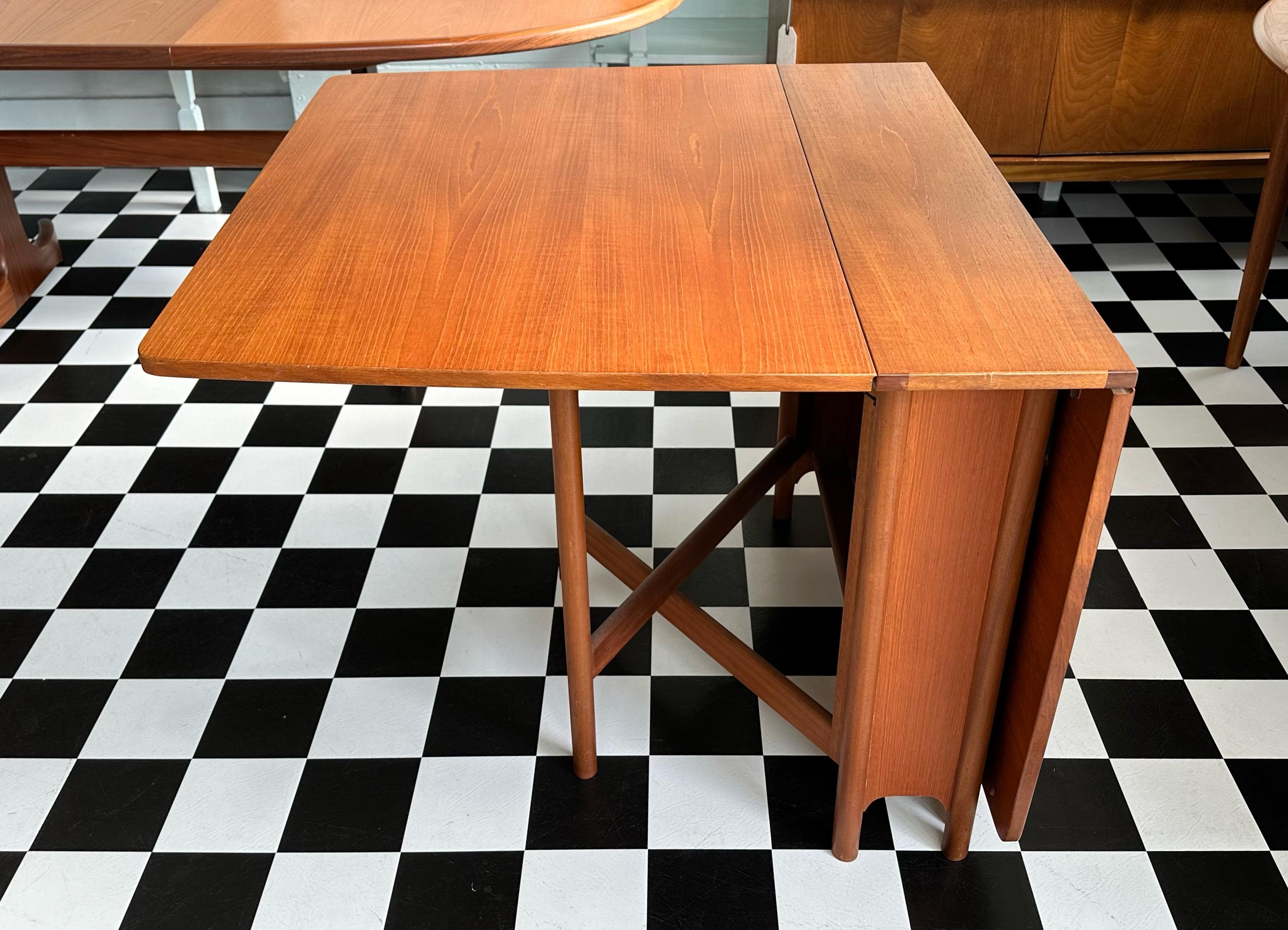 Mid-Century Modern Teak Gate Leg Table by McIntosh 3