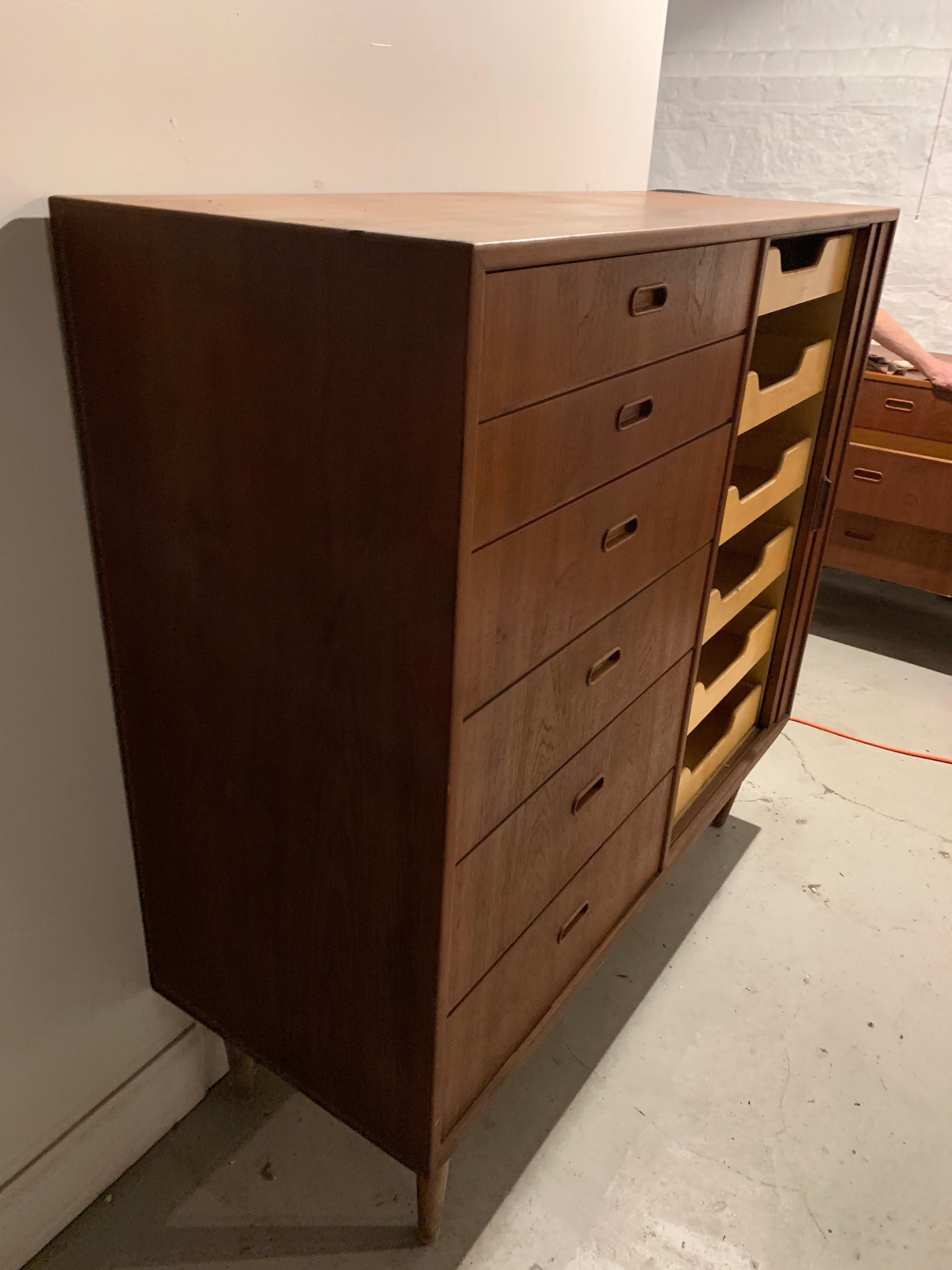 Mid-Century Modern Teak Gentleman's Dresser by Falster Mobelfabrik For Sale 8