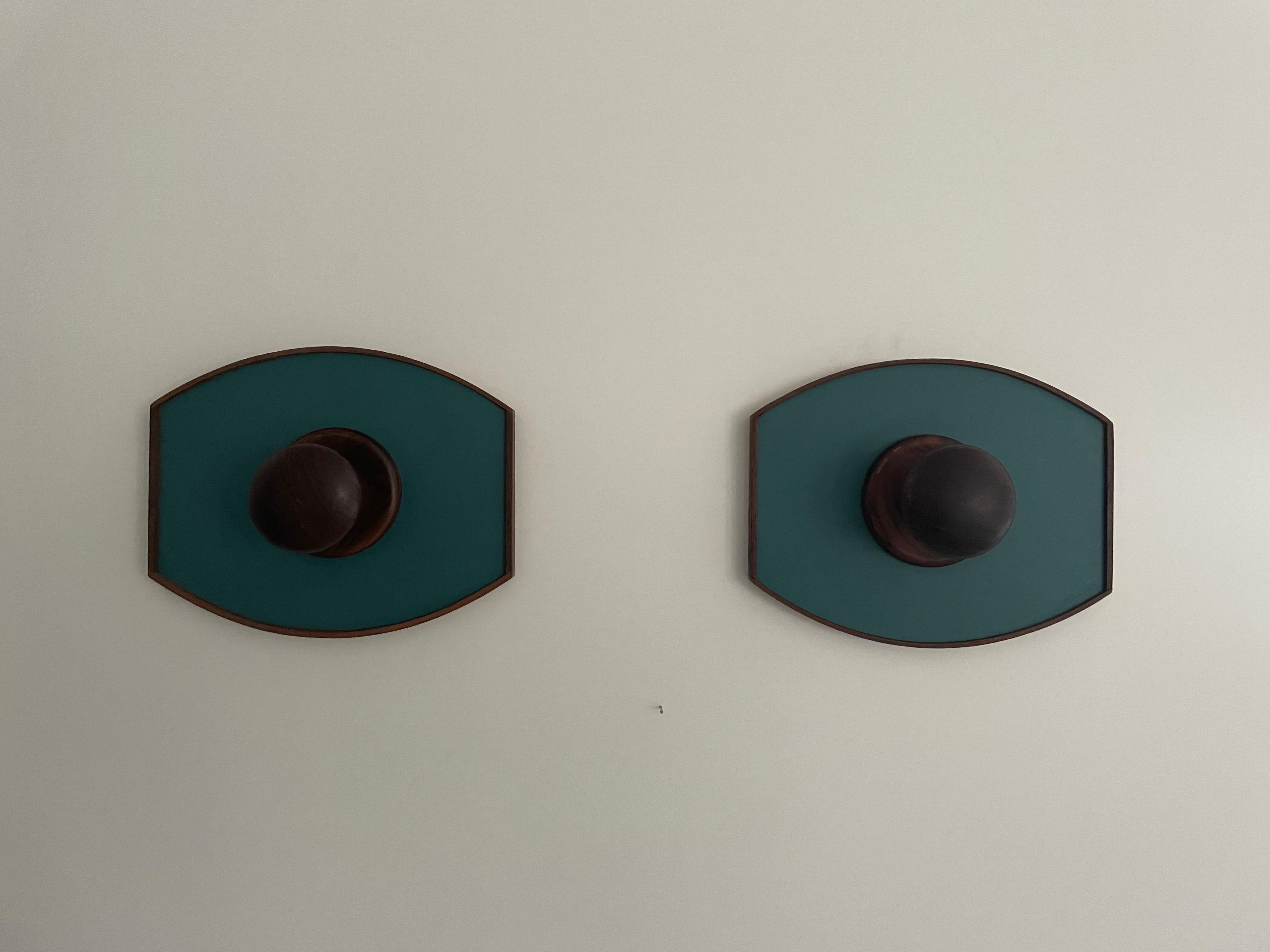 Mid Century Modern Teak Green Design Pair of Clothes Hooks, 1960s, Italy In Excellent Condition For Sale In Hagenbach, DE