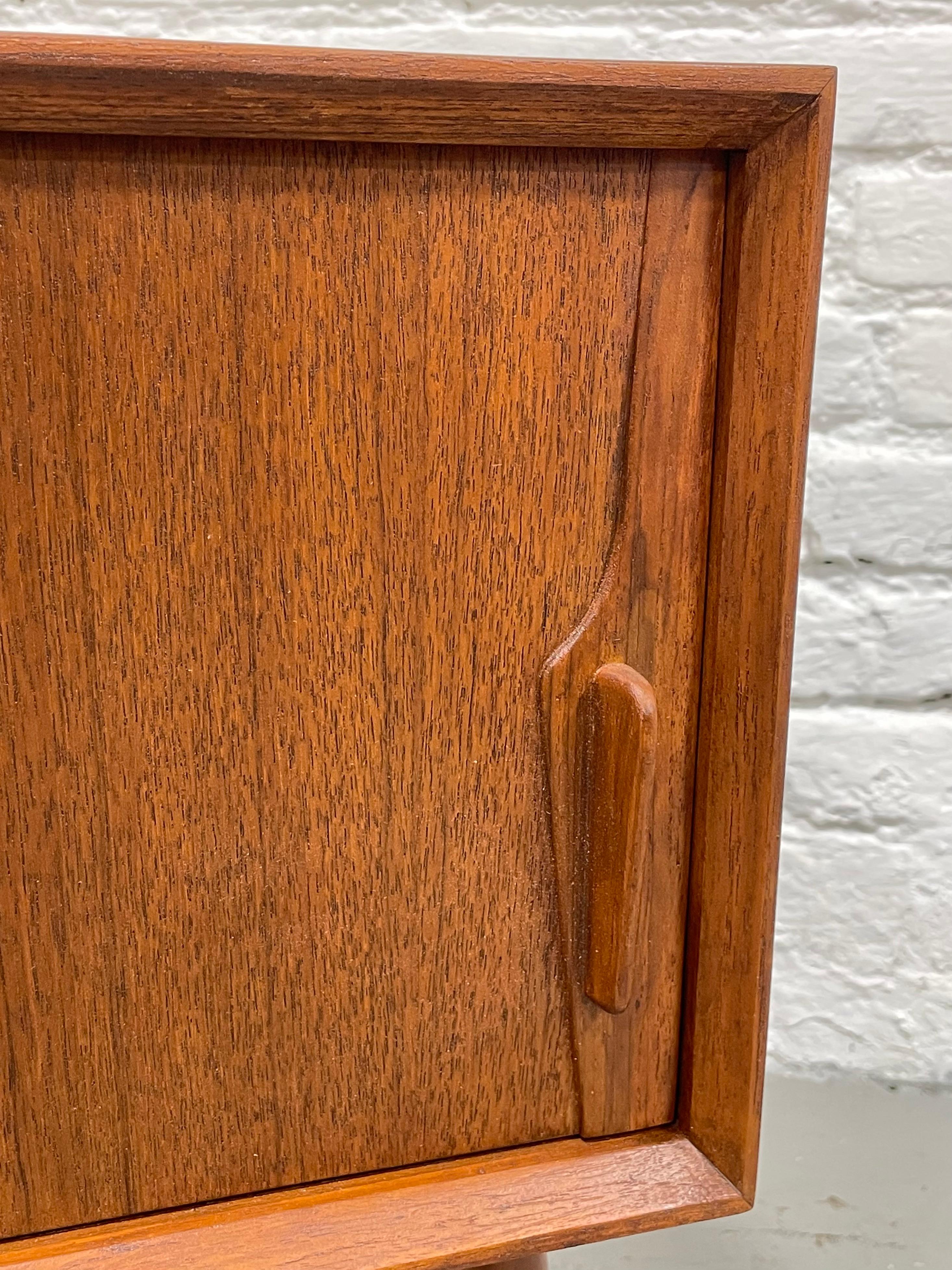 Mid-Century Modern Teak Handmade Petite Credenza / Console For Sale 4