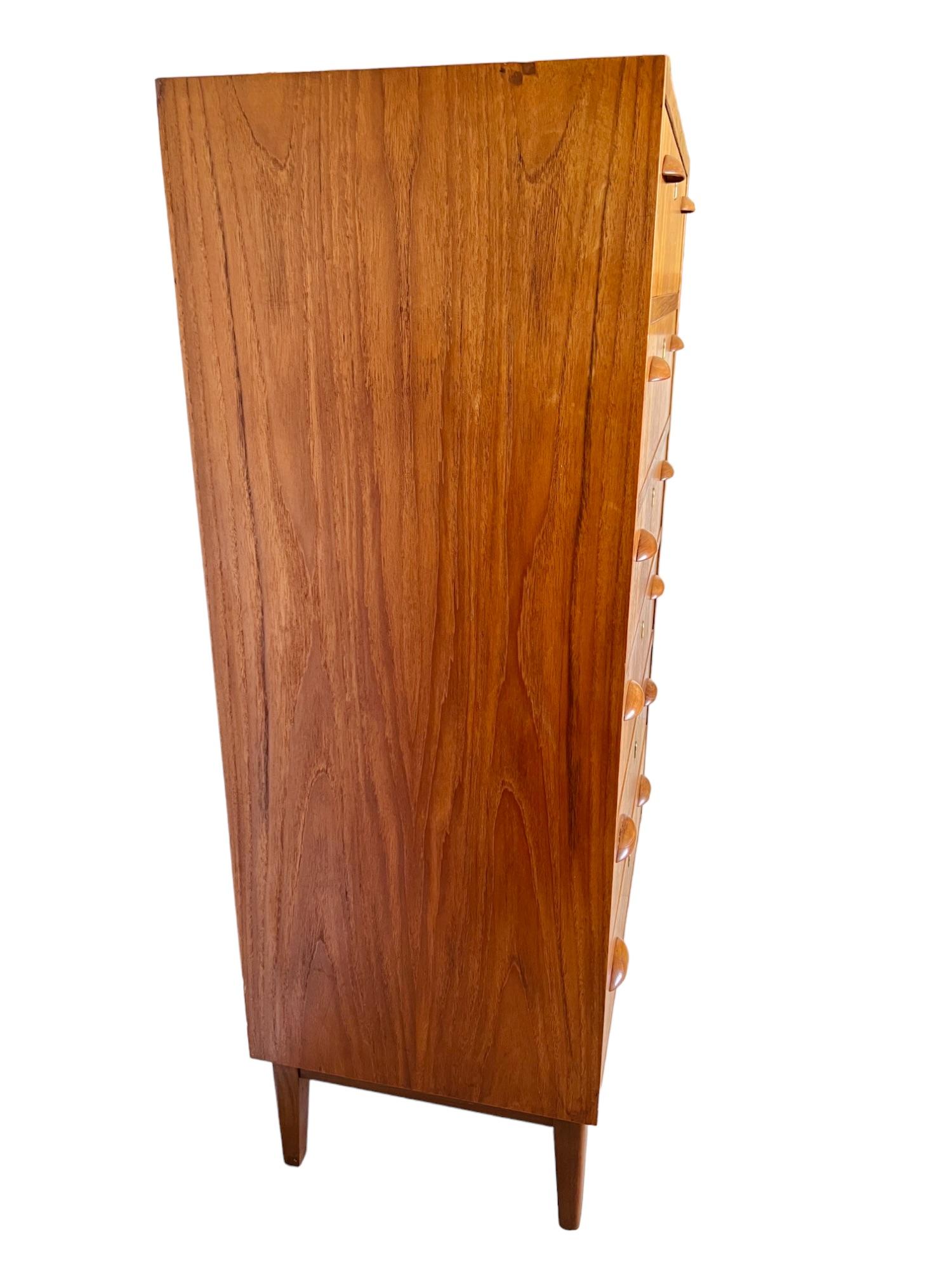 Mid-Century Modern Teak Highboy Dresser, 1950s In Fair Condition For Sale In Harlingen, TX
