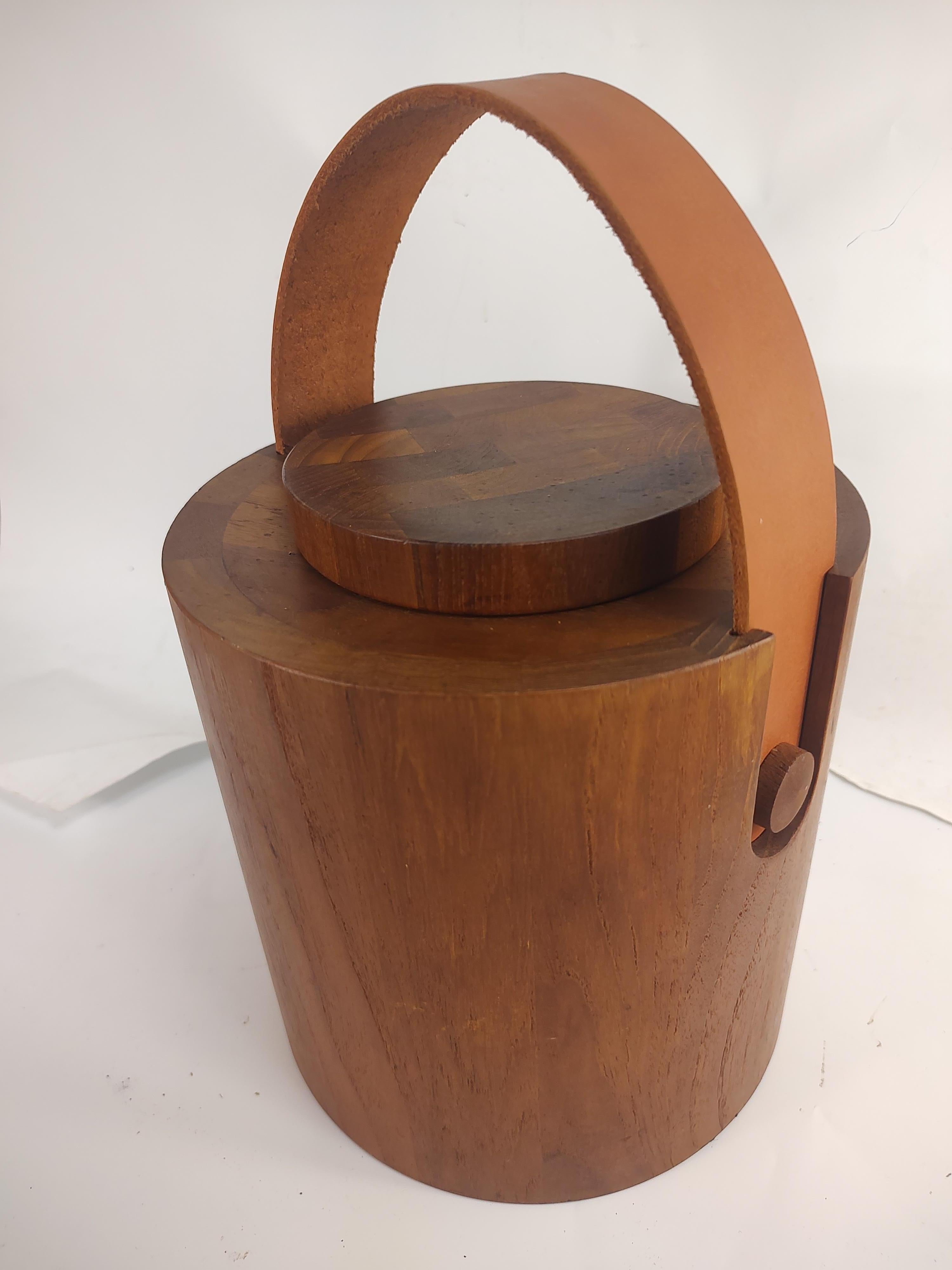 Danish Mid Century Modern Teak Ice Bucket with a Leather Strap by Nessen C1960 Denmark  For Sale