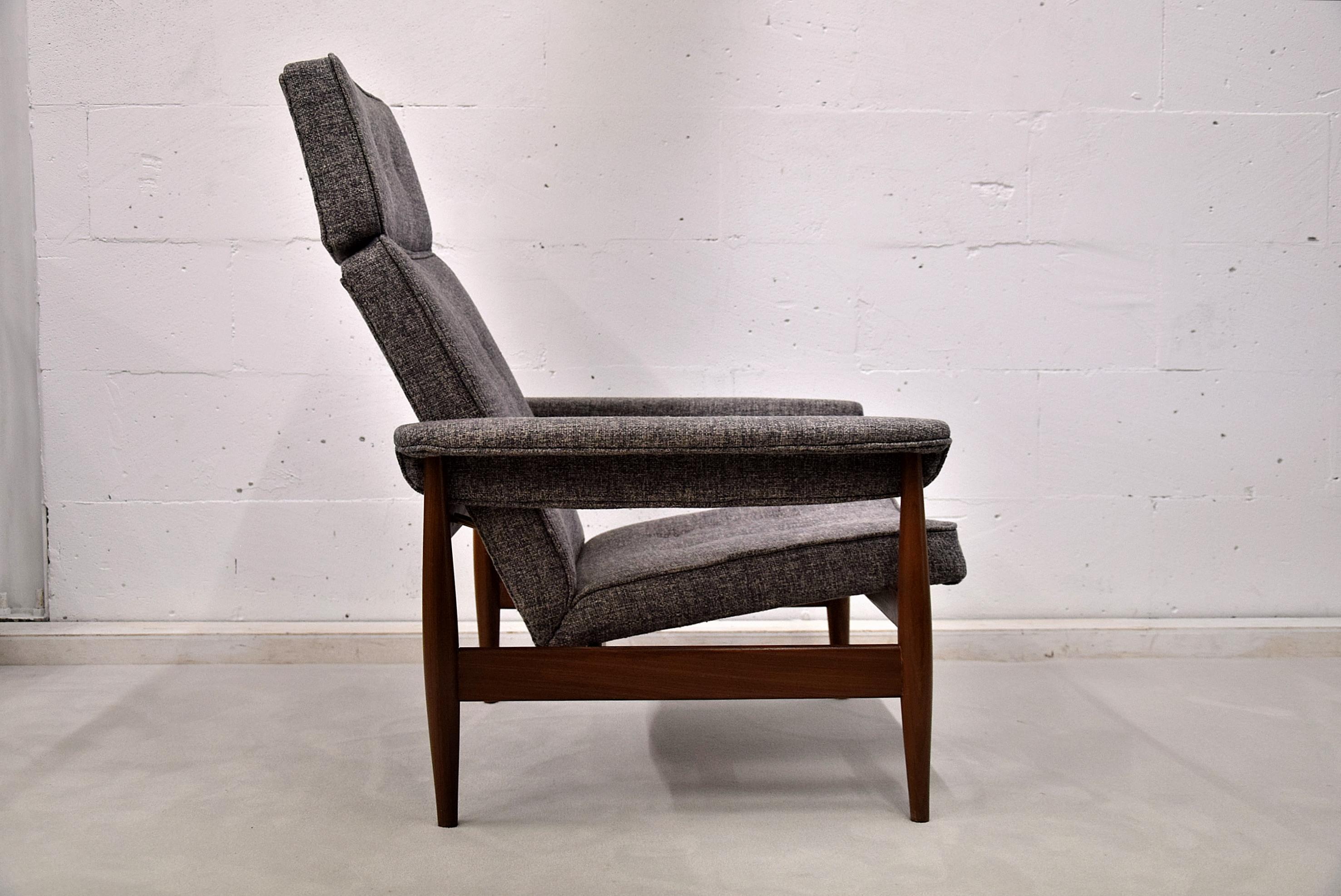 Mid-20th Century Mid century modern teak lounge chair For Sale