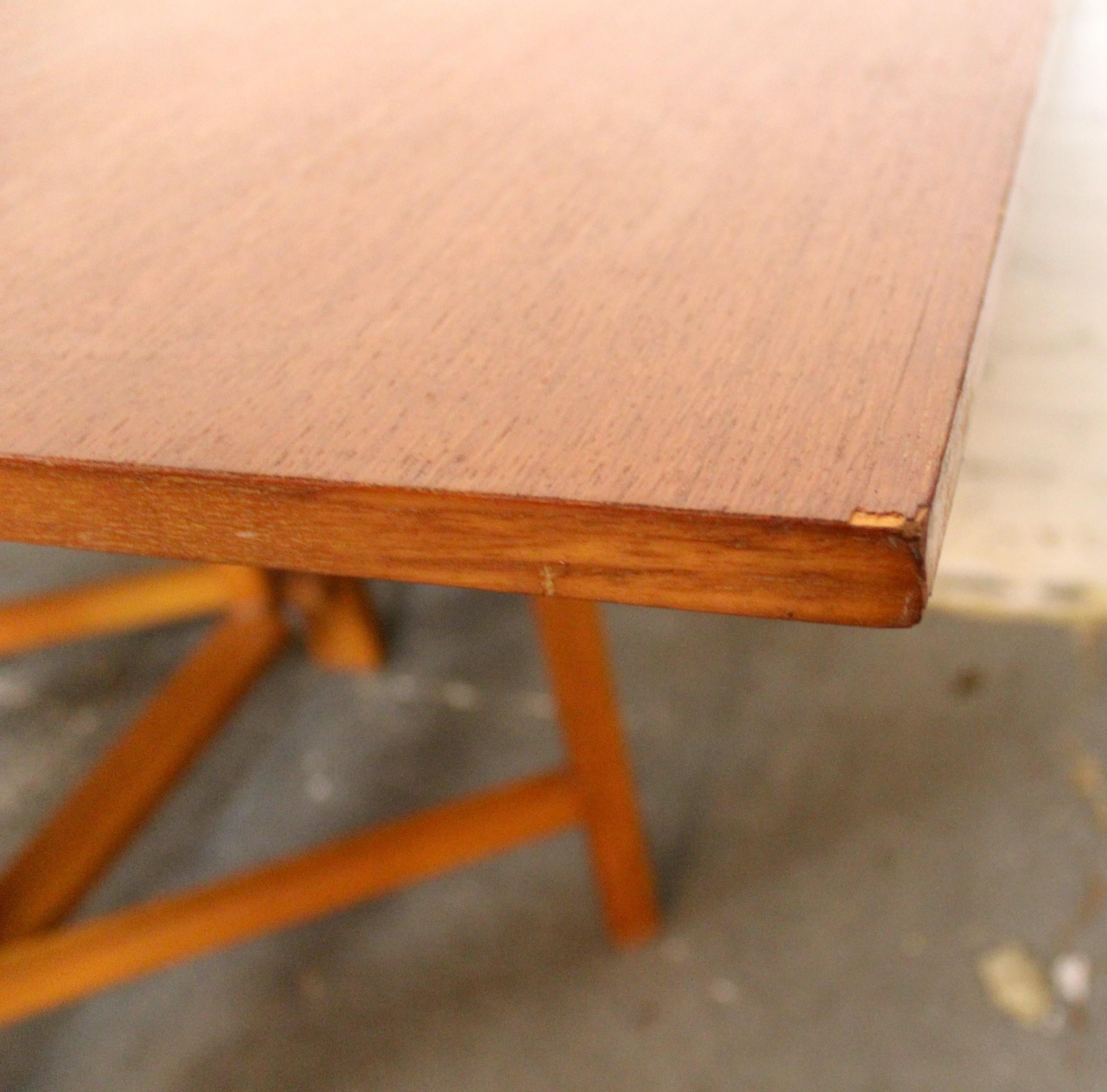 Legno Tavolo da pranzo moderno di metà secolo in teak 