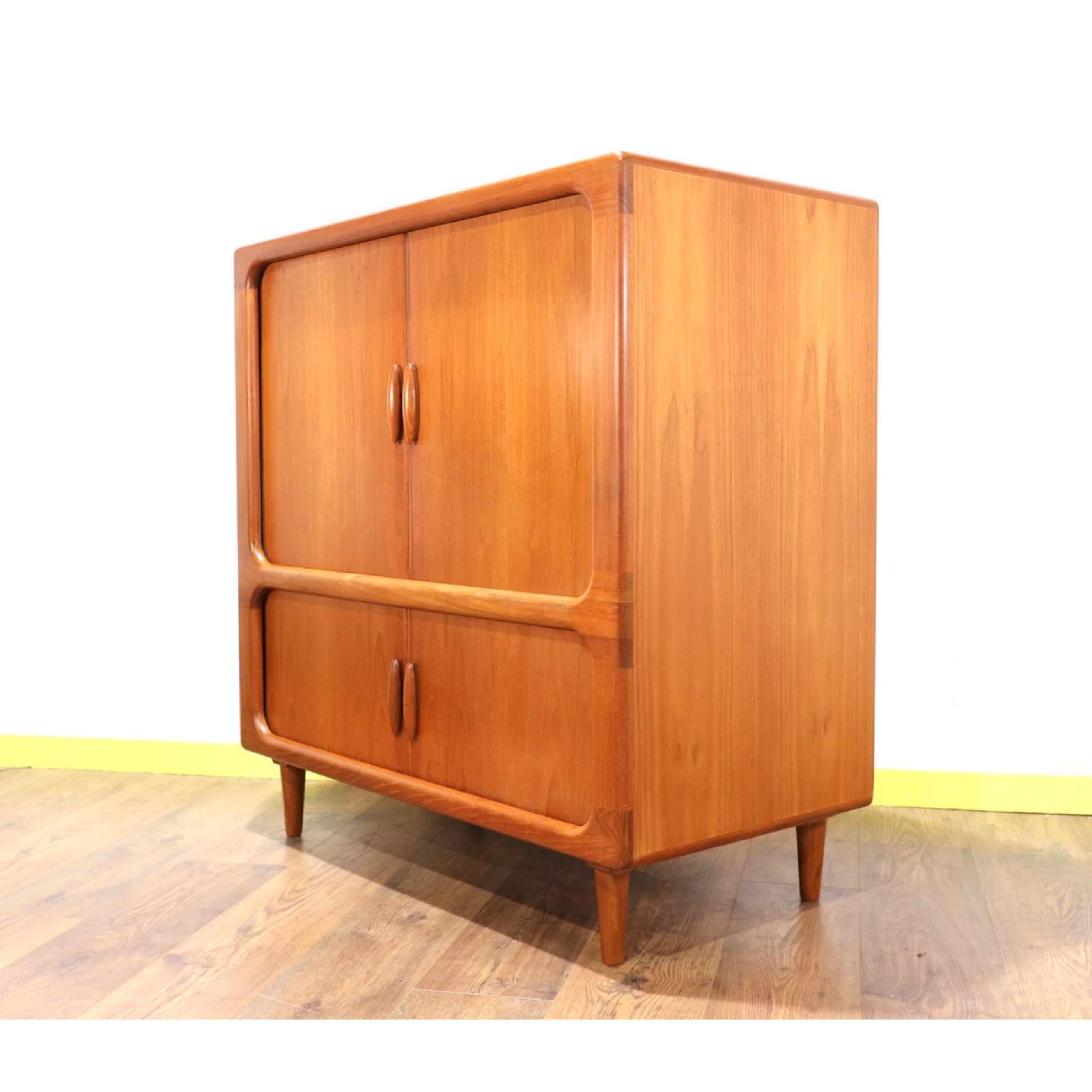 Mid-Century Modern Teak Media Record Tv Drinks Cabinet by Dyrlund Danish 2