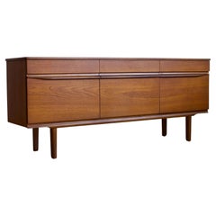 Minimalistisches Teakholz-Credenza aus der Jahrhundertmitte von EON