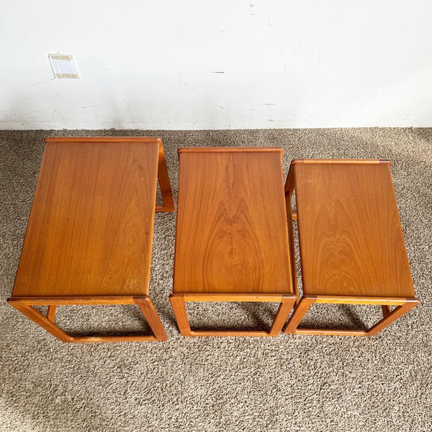20th Century Mid Century Modern Teak Nesting Tables - Set of 3 For Sale