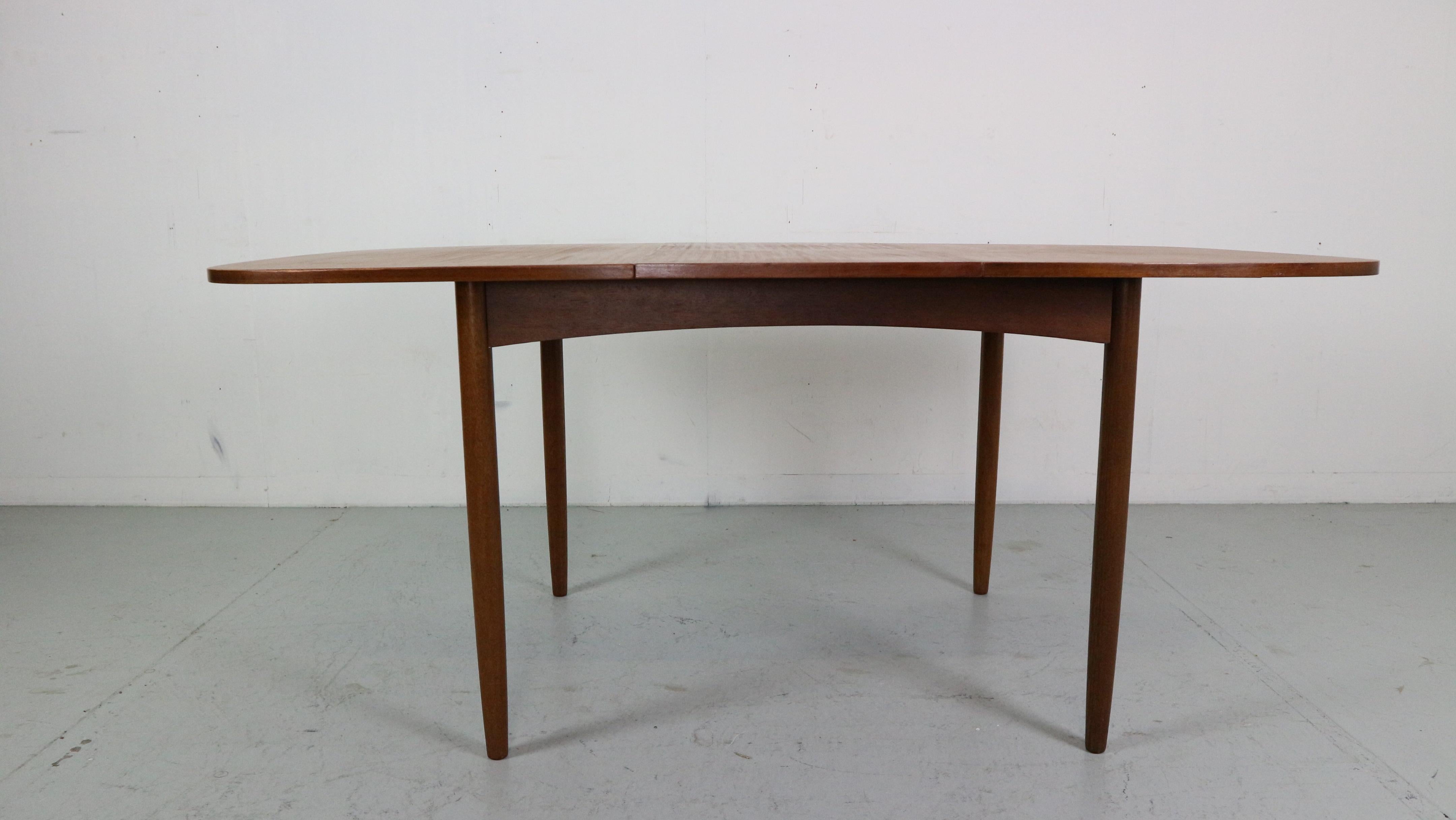 Ovaler ausziehbarer Esstisch aus Teakholz von G Plan, Mid-Century Modern, 1960er Jahre im Angebot 5