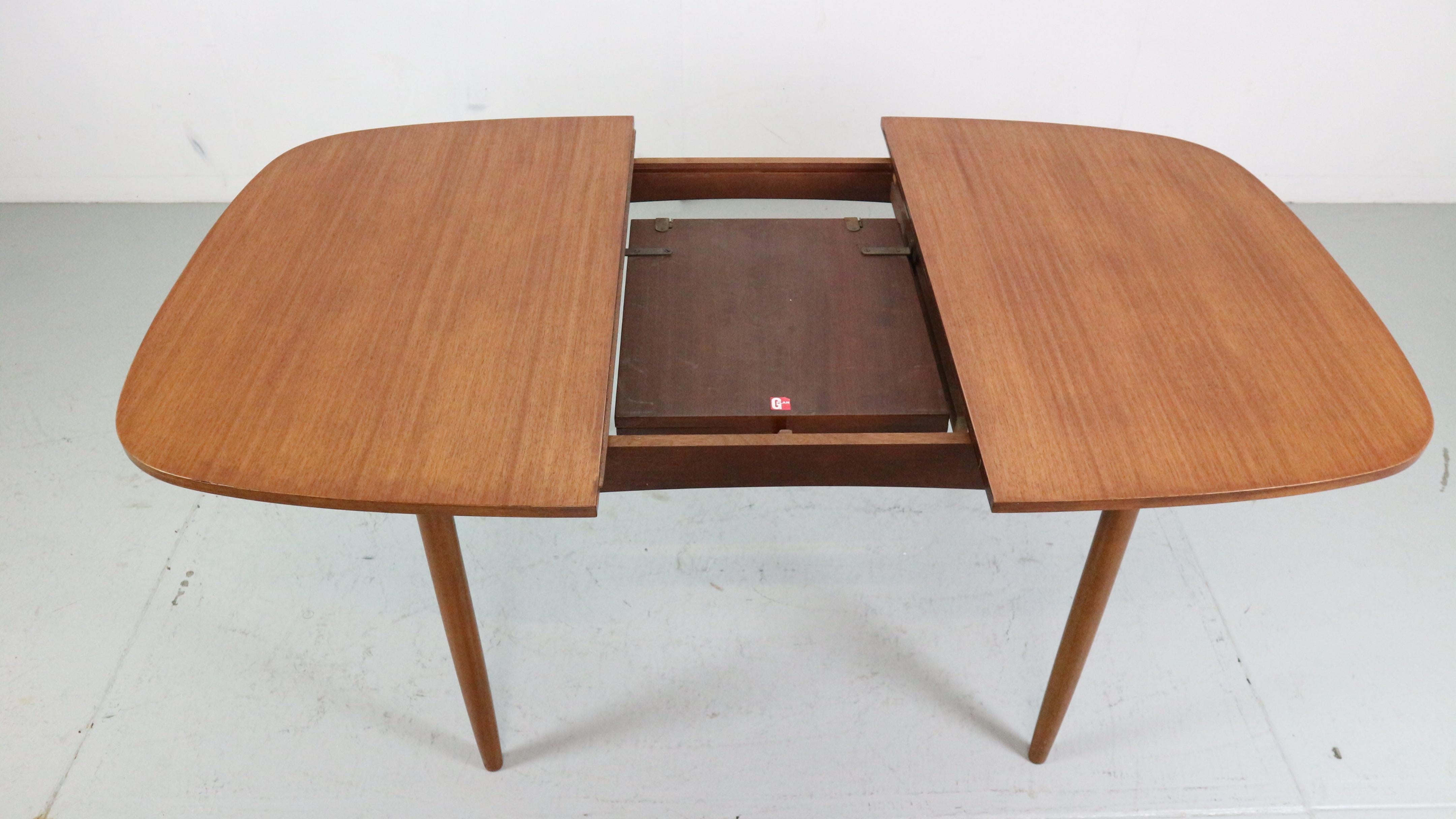 Ovaler ausziehbarer Esstisch aus Teakholz von G Plan, Mid-Century Modern, 1960er Jahre im Angebot 3