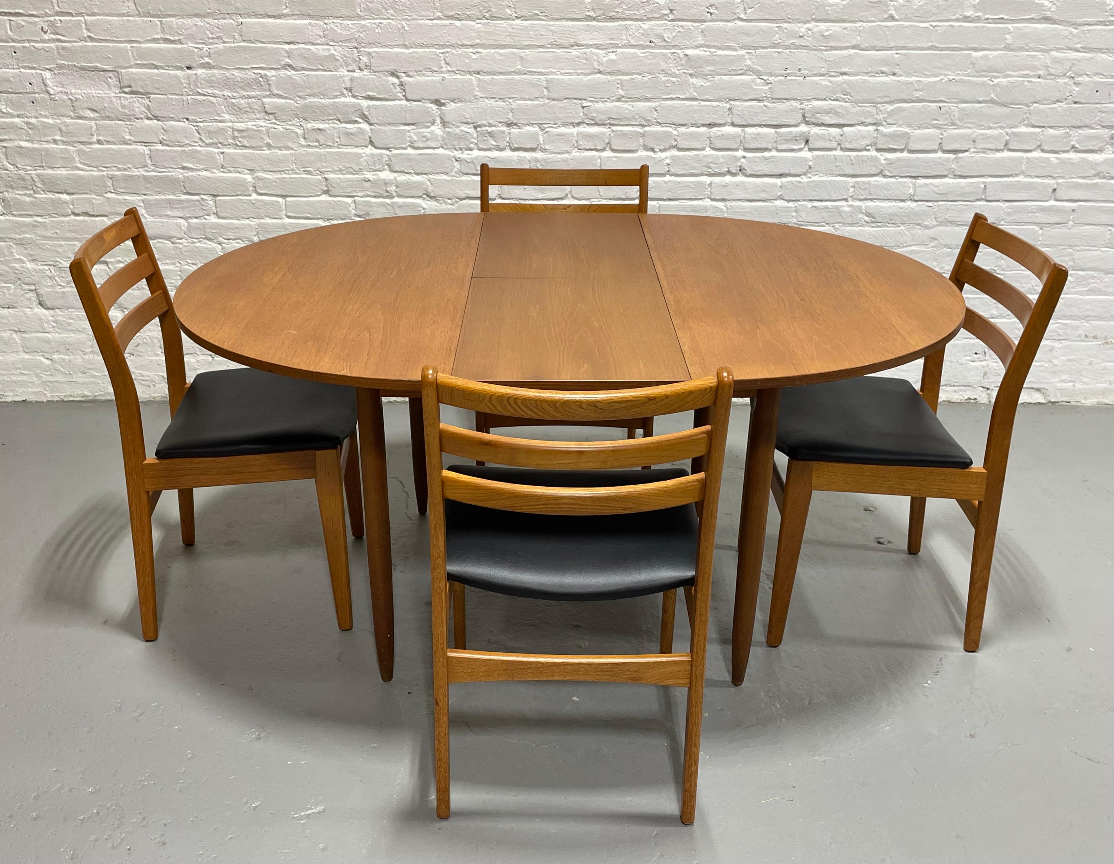 Mid Century MODERN Teak ROUND to OVAL Dining Table, Made in Denmark. c. 1960s 7