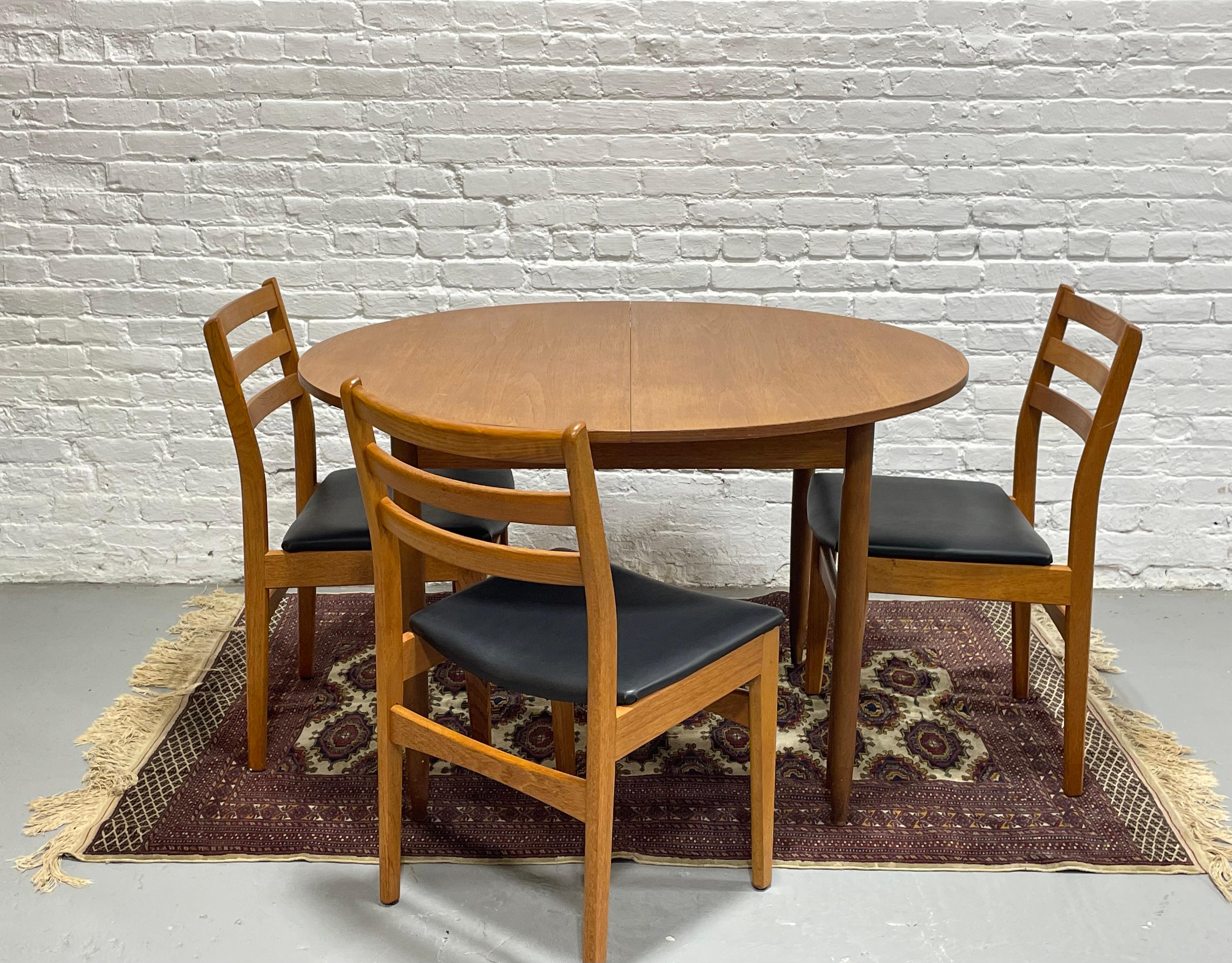 Mid Century MODERN Teak ROUND to OVAL Dining Table, Made in Denmark. c. 1960s 10