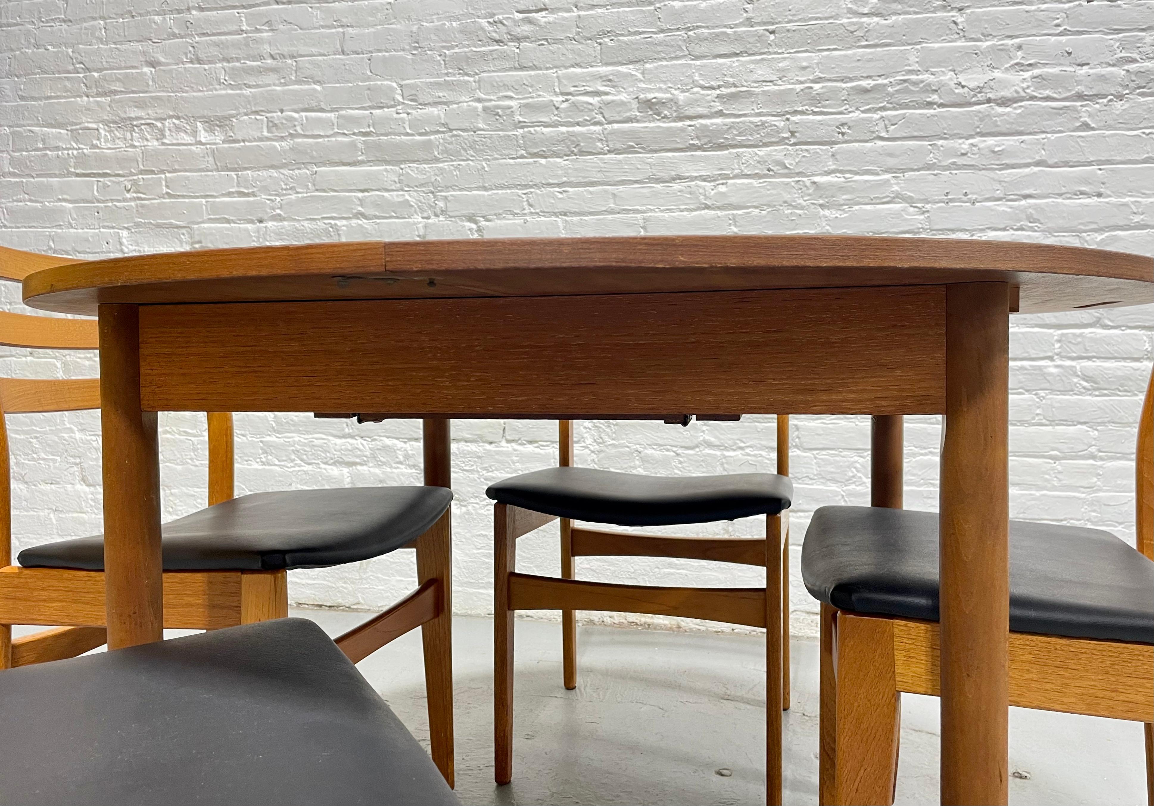Mid Century MODERN Teak ROUND to OVAL Dining Table, Made in Denmark. c. 1960s 2