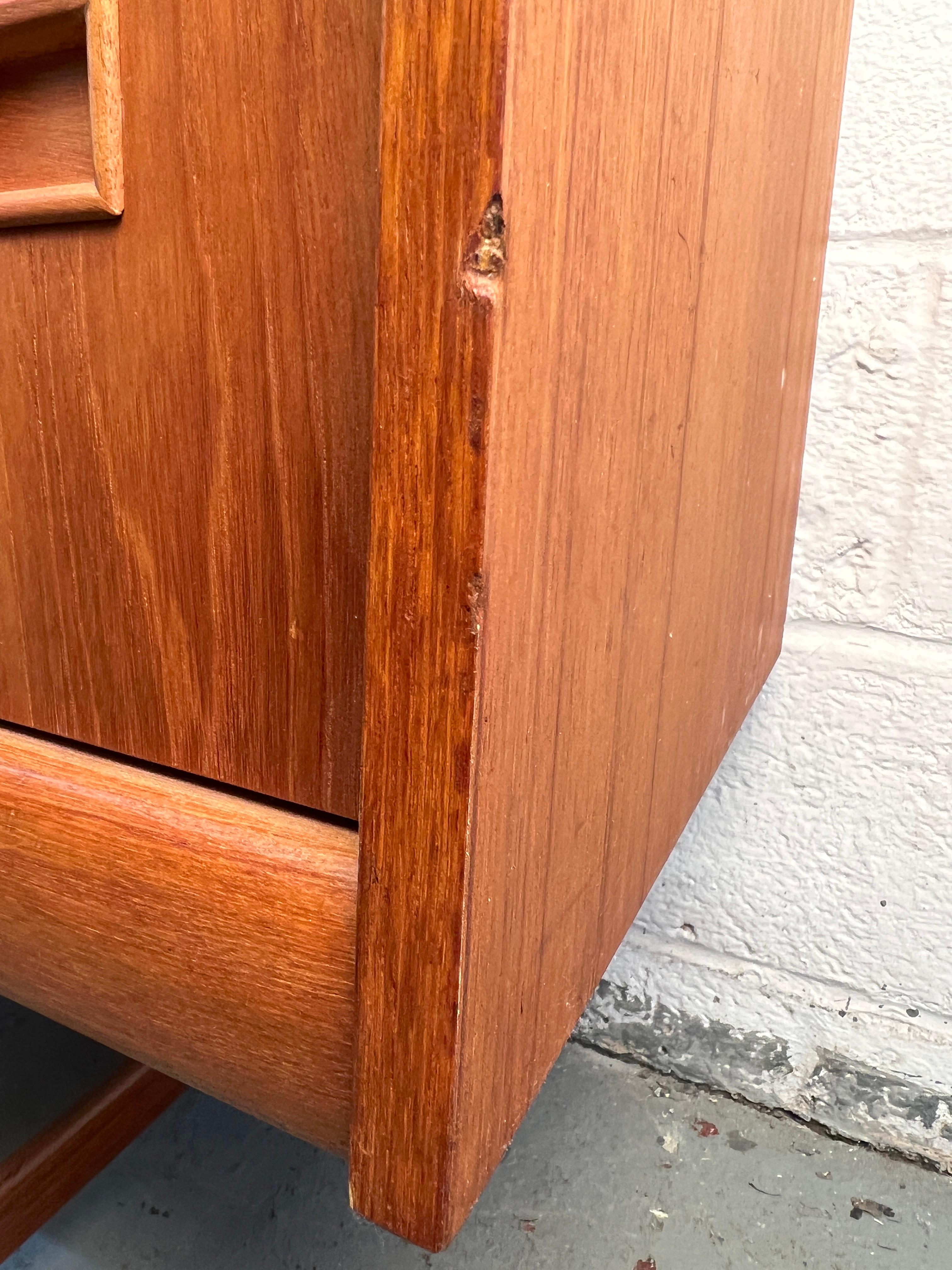 Server in teak moderno di metà secolo di Elliotts of Newbury in vendita 7