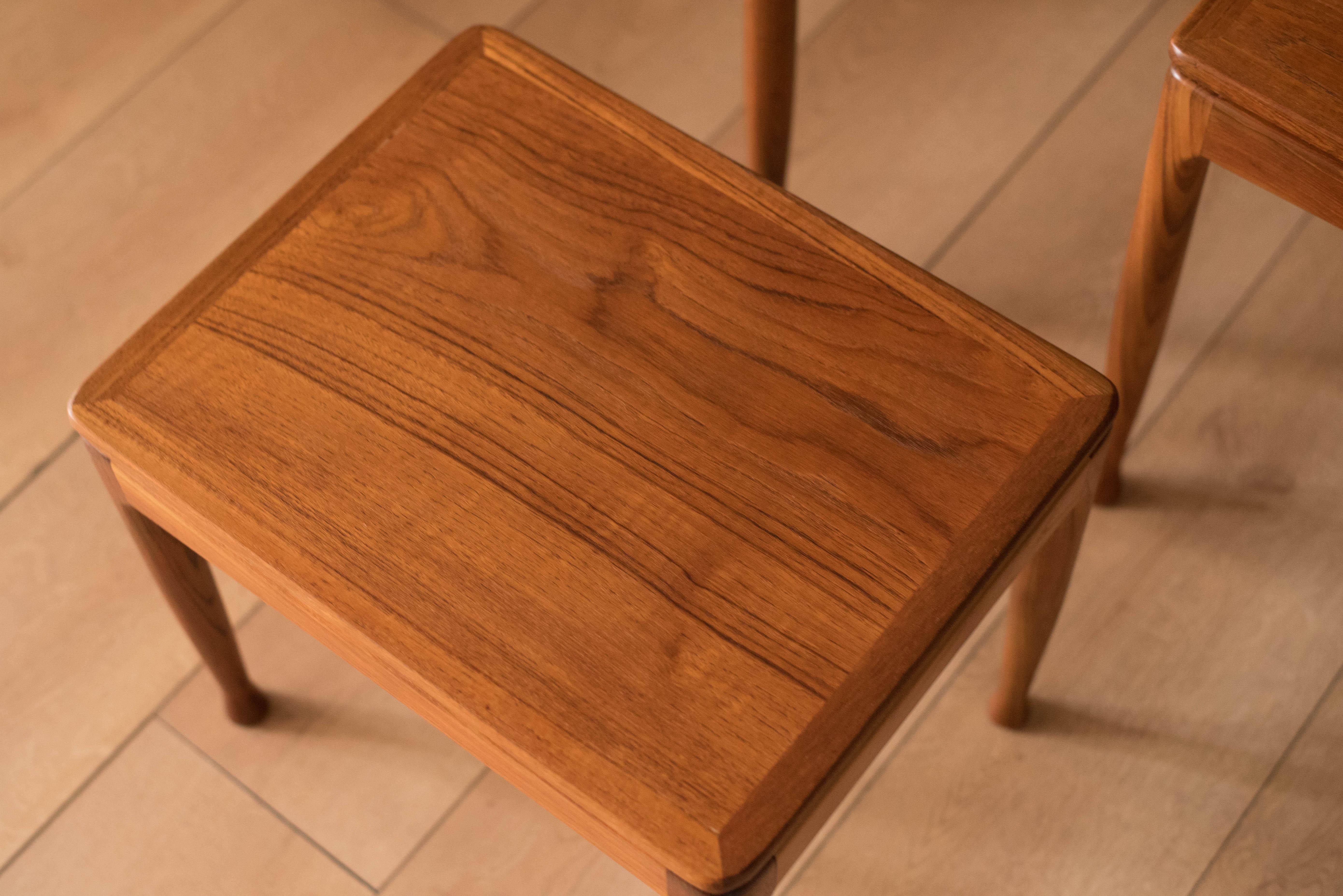 Mid-Century Modern Teak Set of Nesting Tables 2