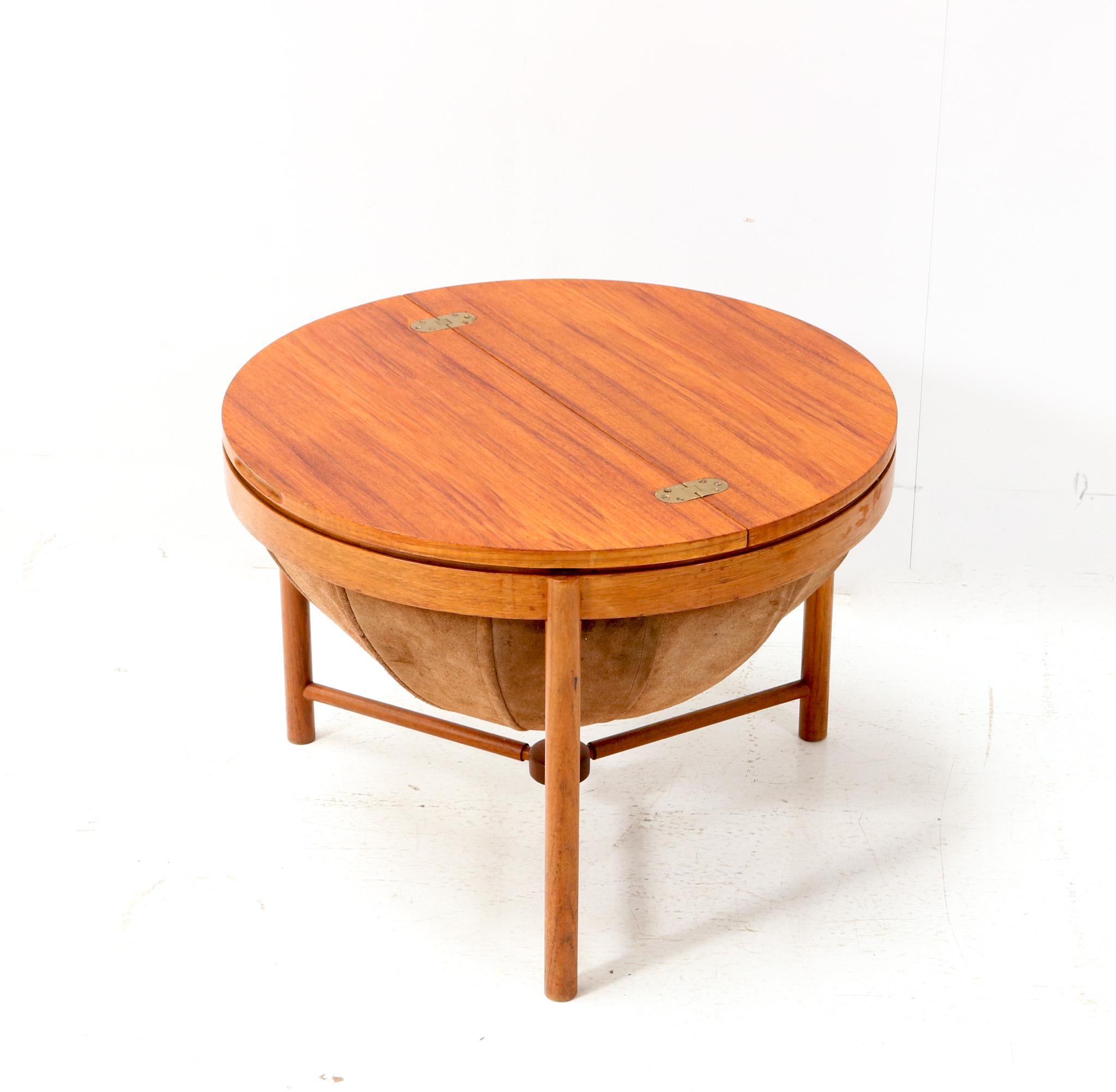 Mid-Century Modern  Table à couture en teck moderne du milieu du siècle dernier par Rastad & Relling pour Rasmus Solberg en vente