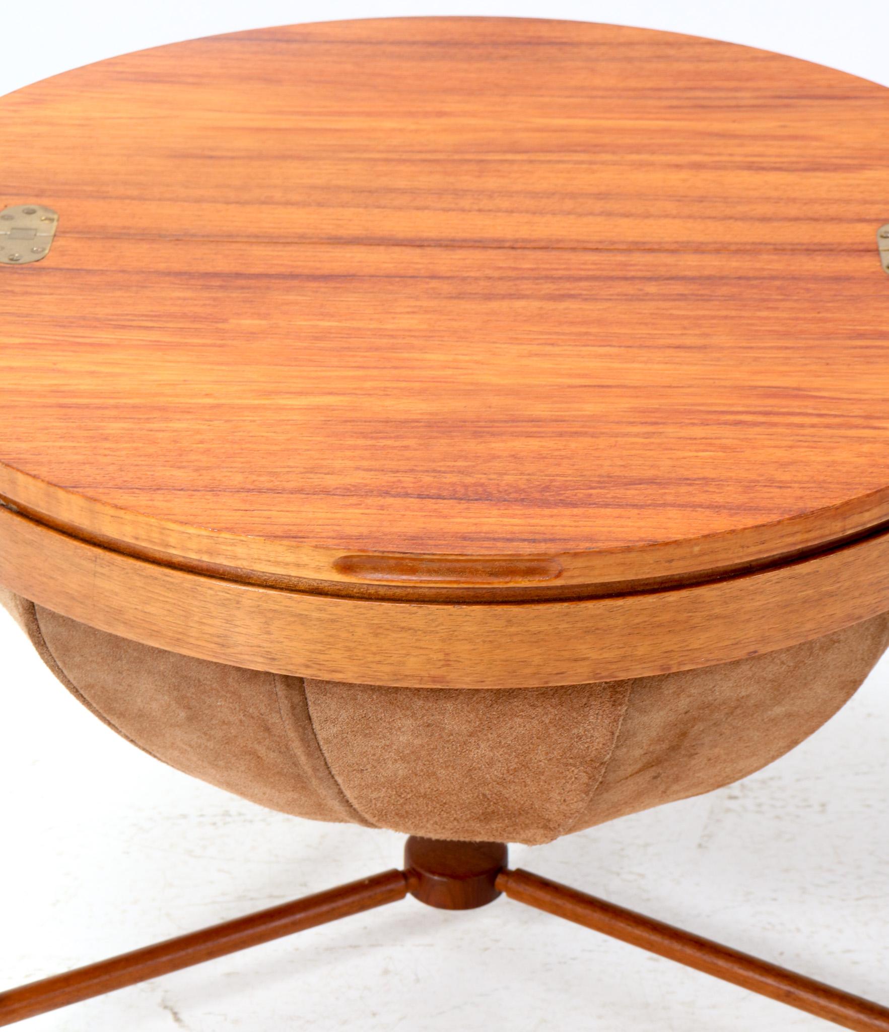  Mid-Century Modern Teak Sewing Table by Rastad & Relling for Rasmus Solberg In Good Condition For Sale In Amsterdam, NL