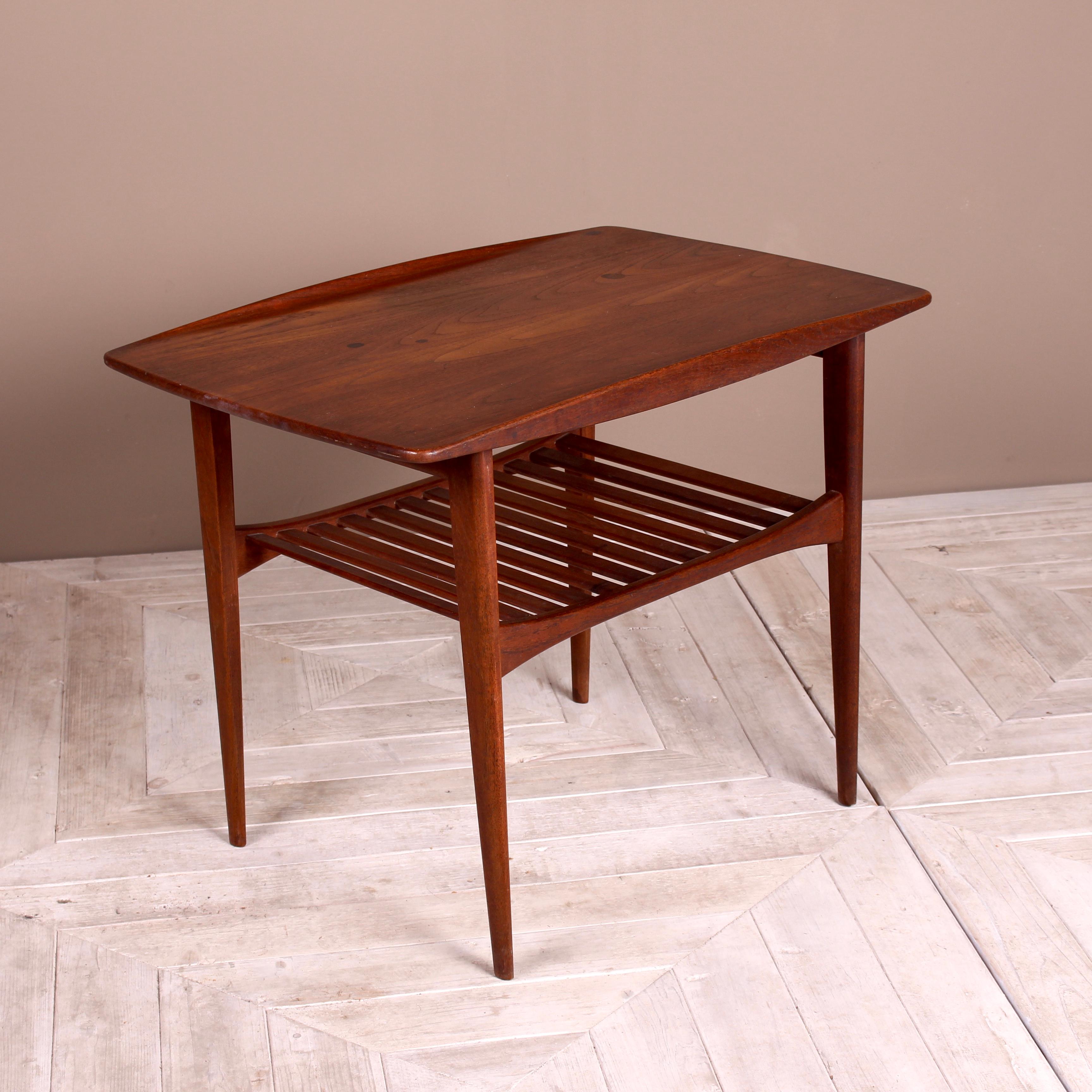 A Lovely Mid-Century Modern teak side or coffee table by Tove and Edvard Kindt-Larsen for France & sons, Denmark. Model FD 510. The badge to the underside dates the table to circa 1957 when the company changed its name from France & Daverkosen.
