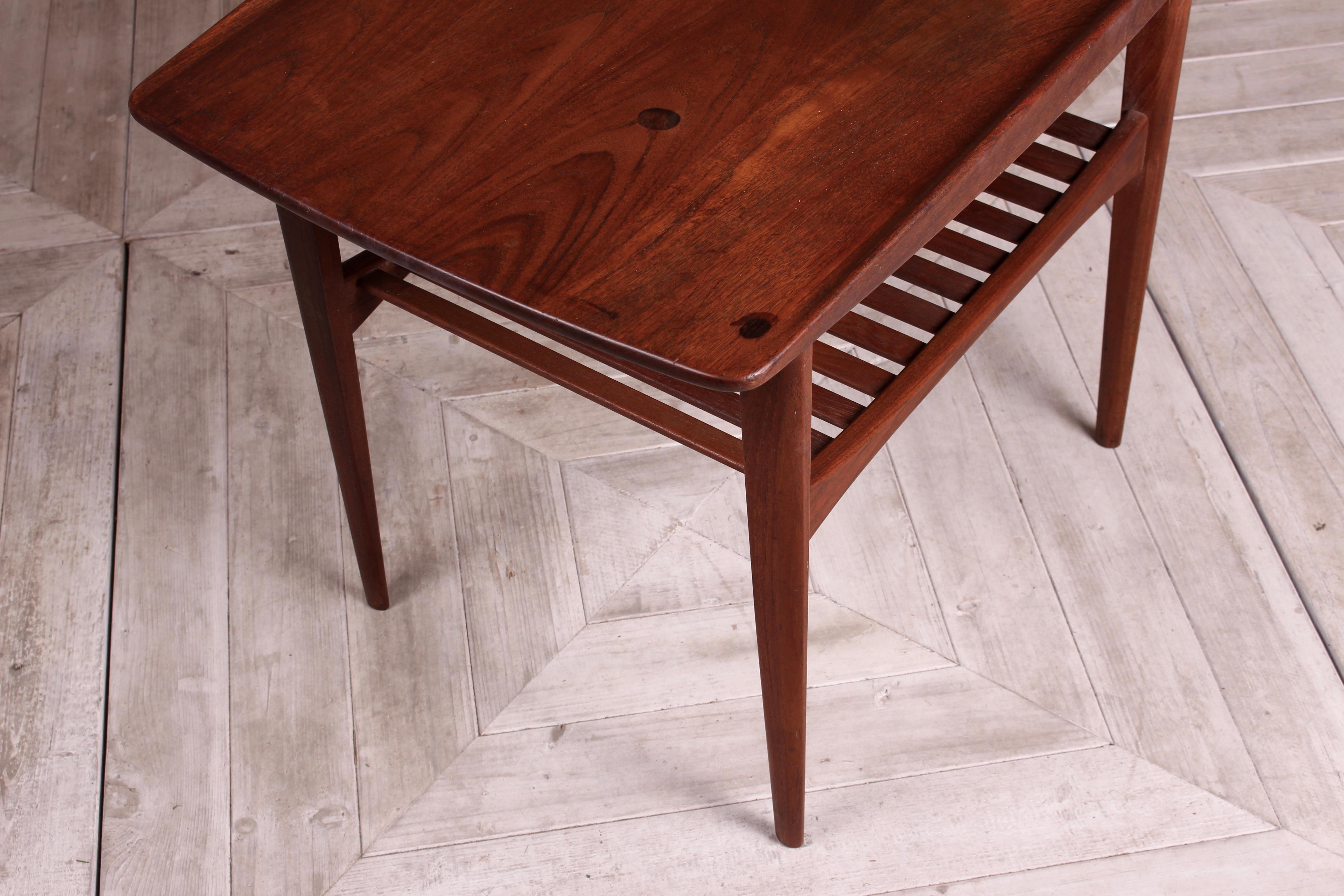 Mid-Century Modern Teak Side or Coffee Table by Tove and Edvard Kindt-Larsen 1