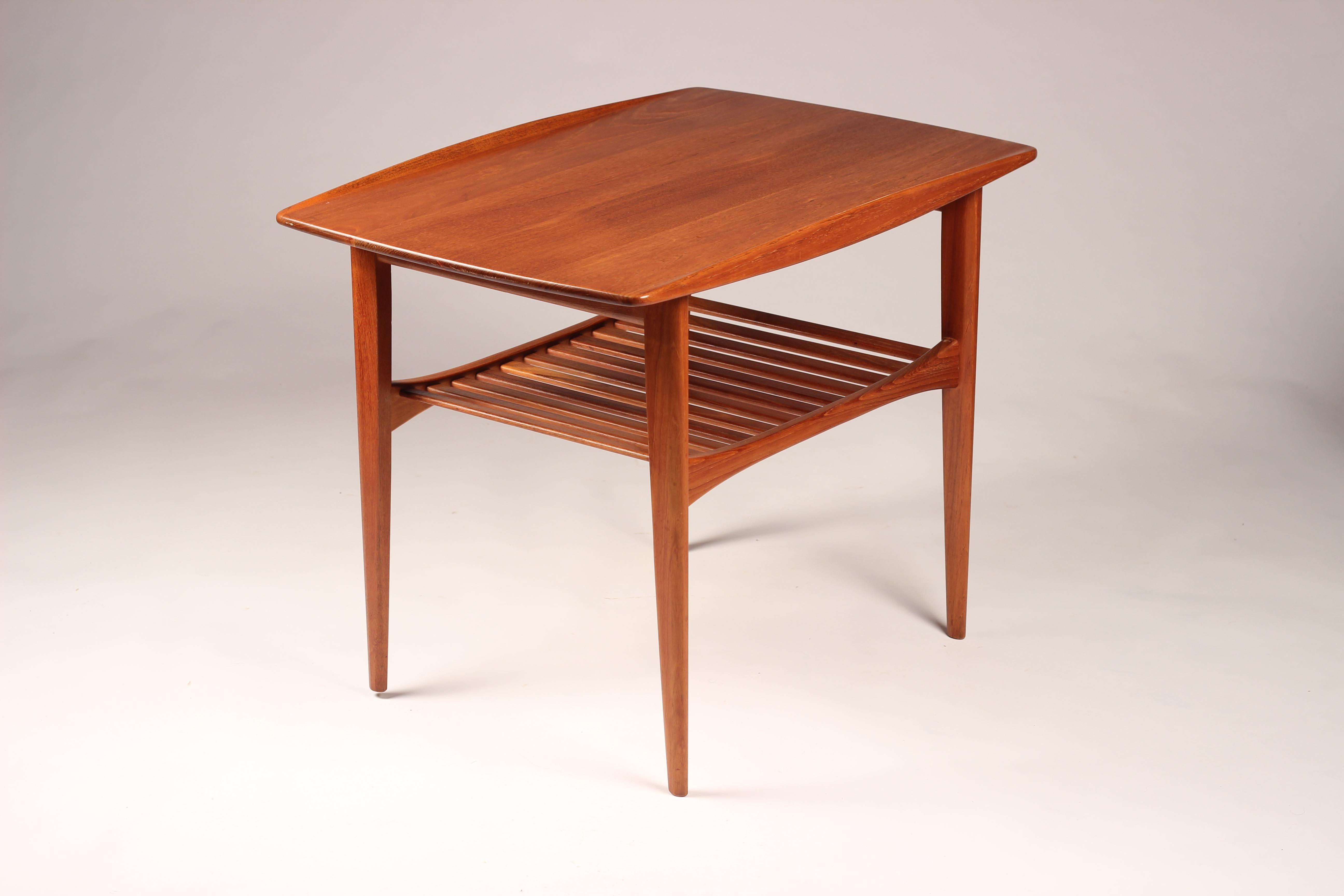 Scandinavian Modern Teak Side Table by Tove and Edvard Kindt-Larsen For Sale 5