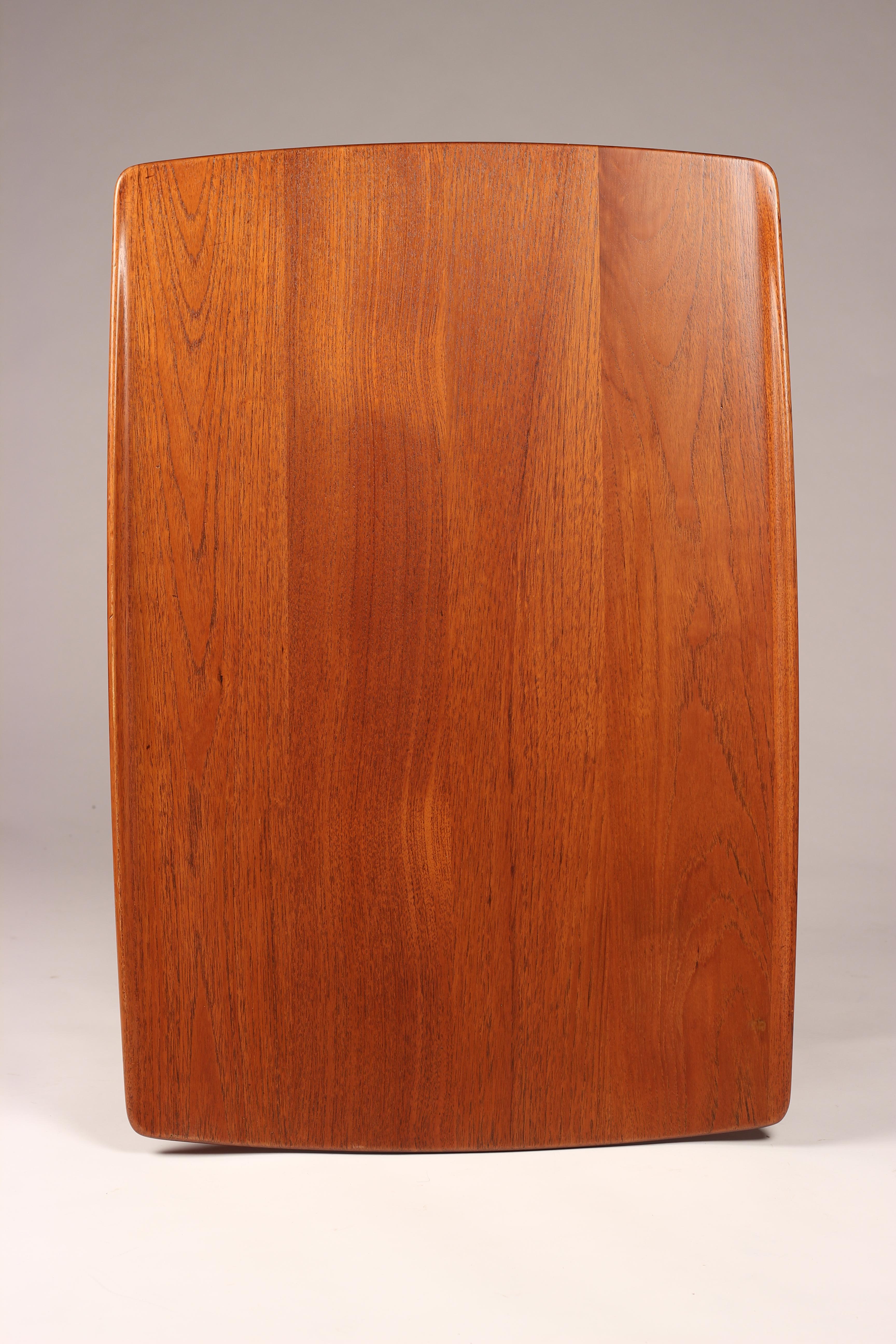 Scandinavian Modern Teak Side Table by Tove and Edvard Kindt-Larsen In Good Condition For Sale In London, GB