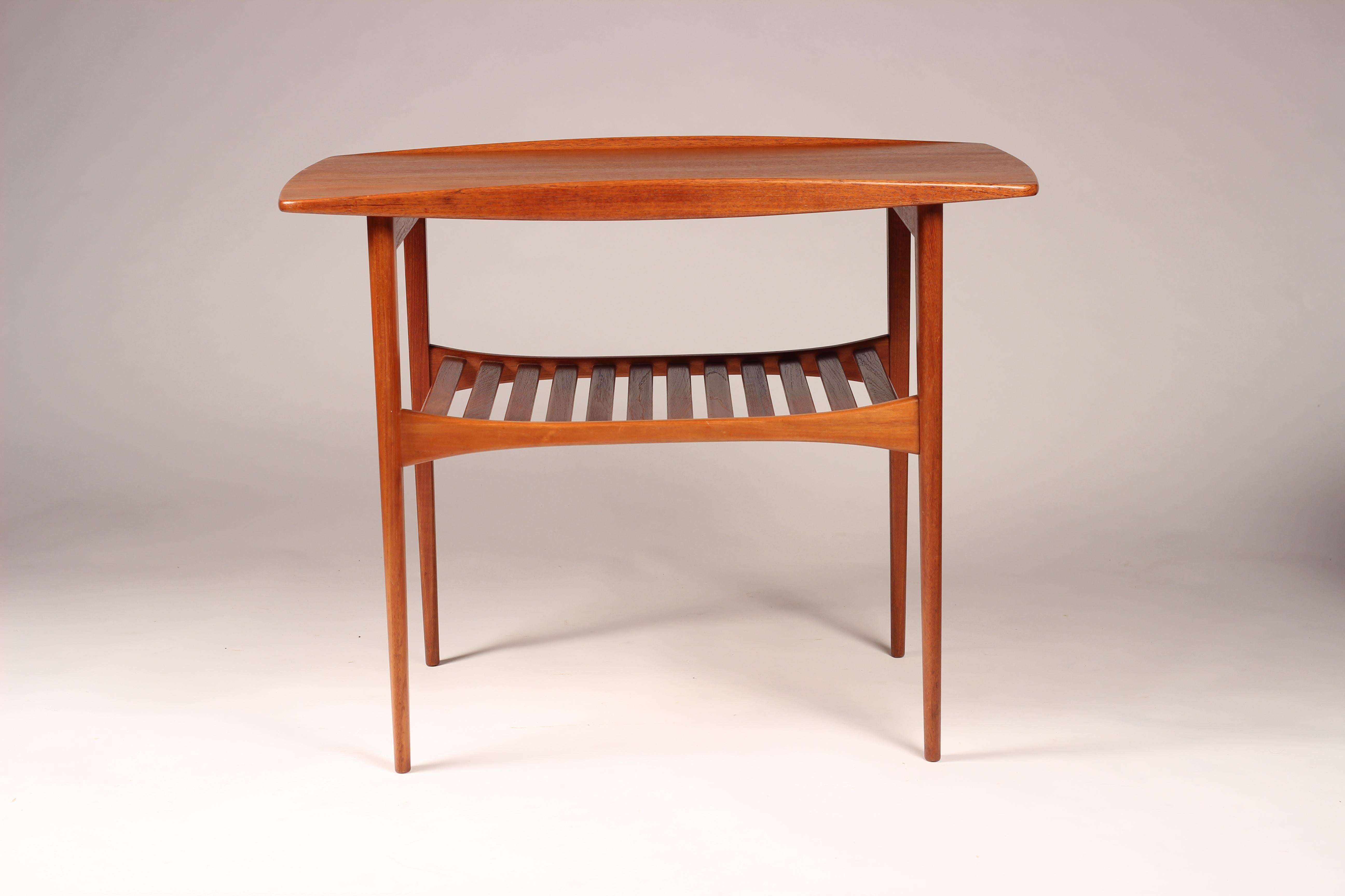 Mid-20th Century Scandinavian Modern Teak Side Table by Tove and Edvard Kindt-Larsen For Sale