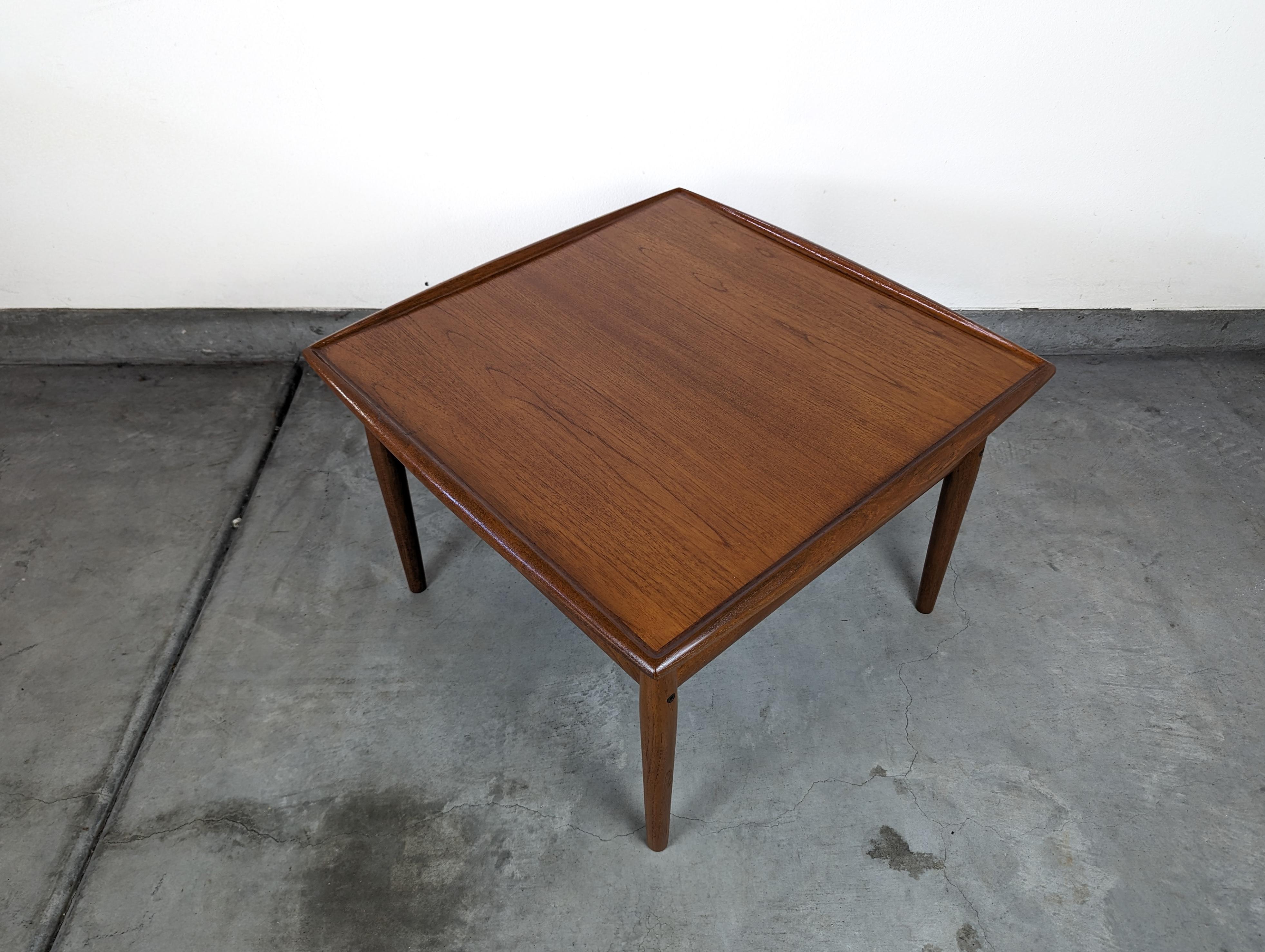 Danish Mid Century Modern Teak Side Table Designed by Grete Jalk for Glostrup, c1960s For Sale