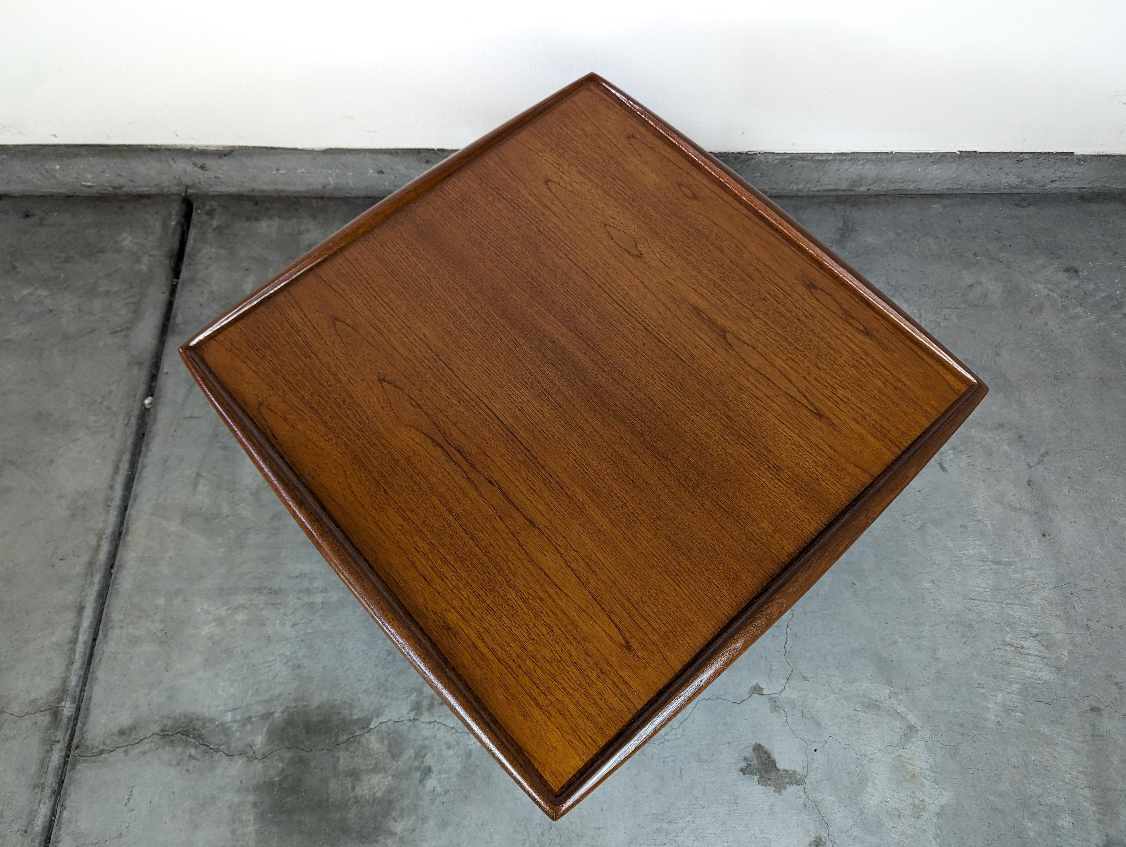 Mid Century Modern Teak Side Table Designed by Grete Jalk for Glostrup, c1960s In Excellent Condition For Sale In Chino Hills, CA