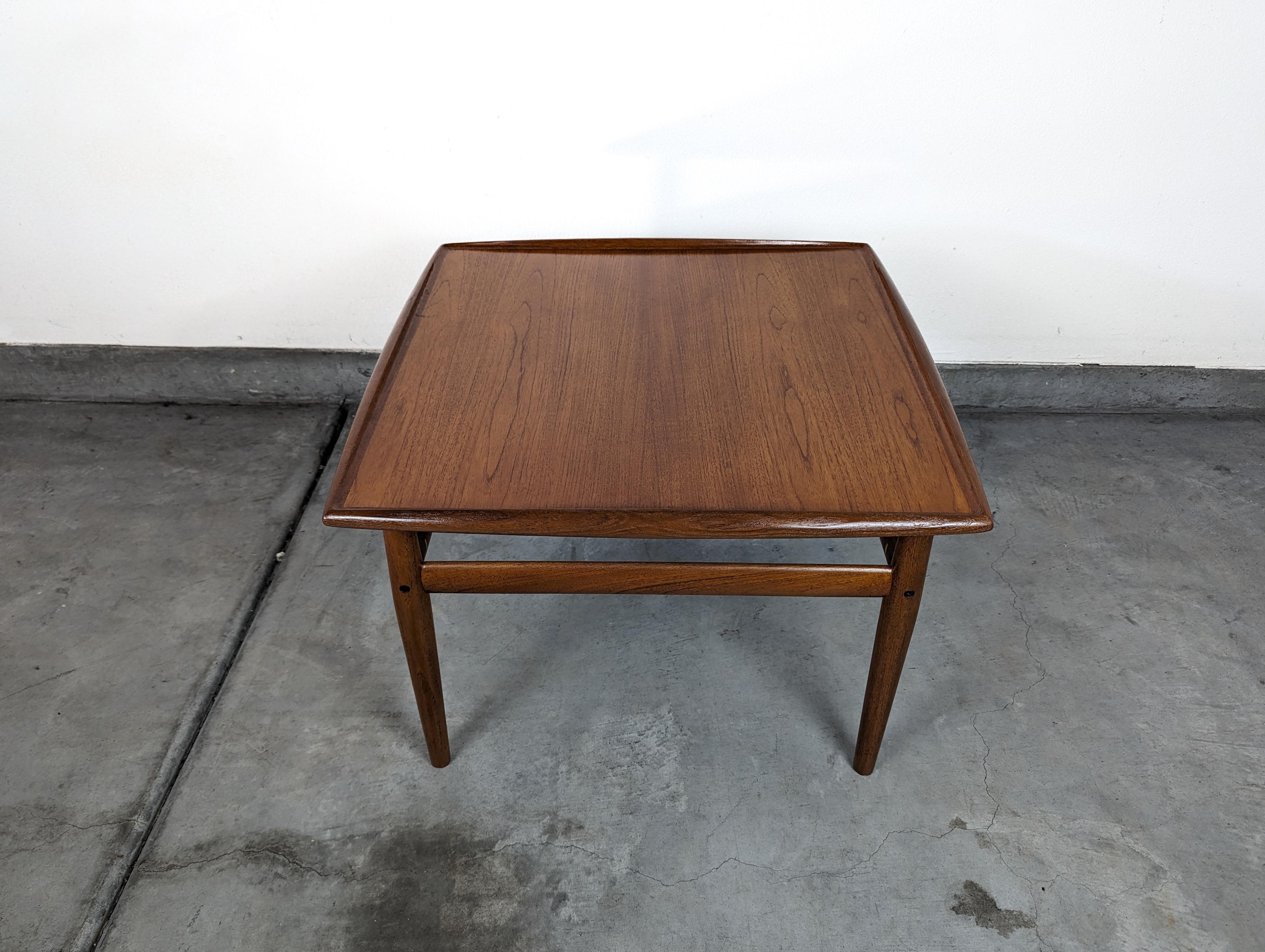 Mid Century Modern Teak Side Table Designed by Grete Jalk for Glostrup, c1960s For Sale 2