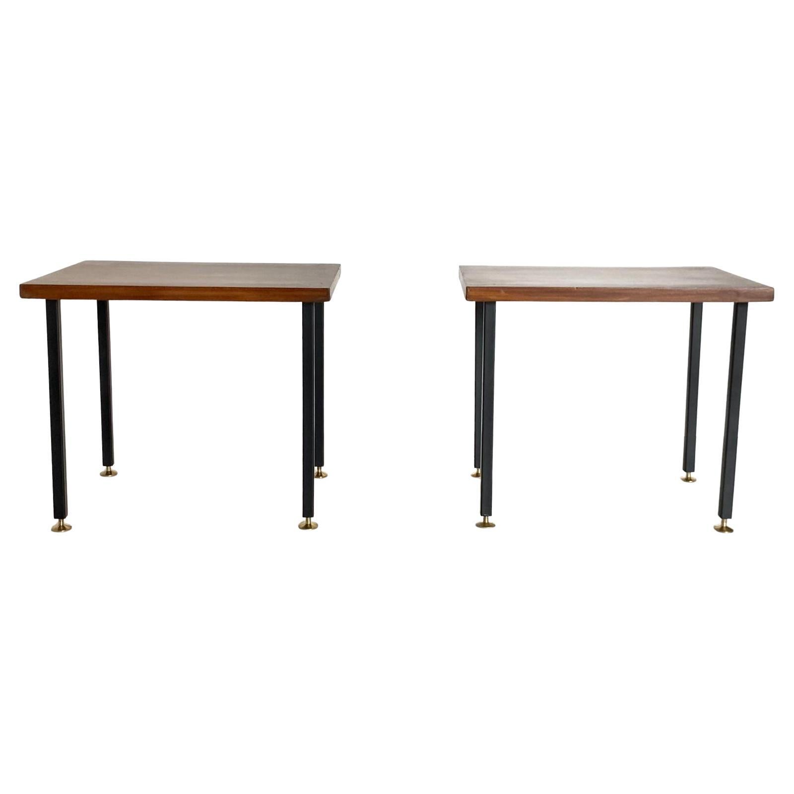 Mid Century Modern Teak Beistelltische, zwei Stück, Italien 1950er Jahre (Moderne der Mitte des Jahrhunderts) im Angebot