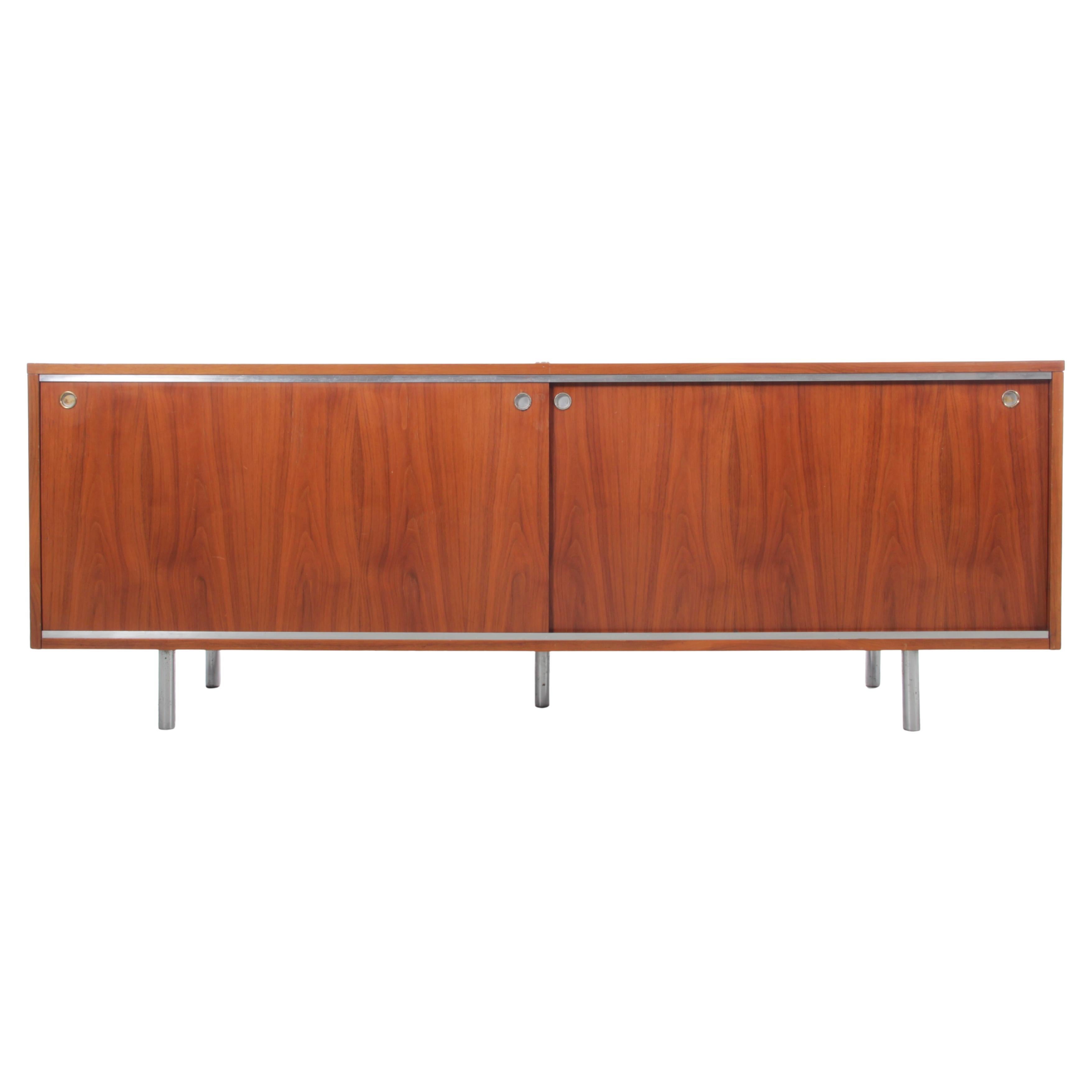 Credenza in teak della modernità di metà secolo di George Nelson per Herman Miller in vendita