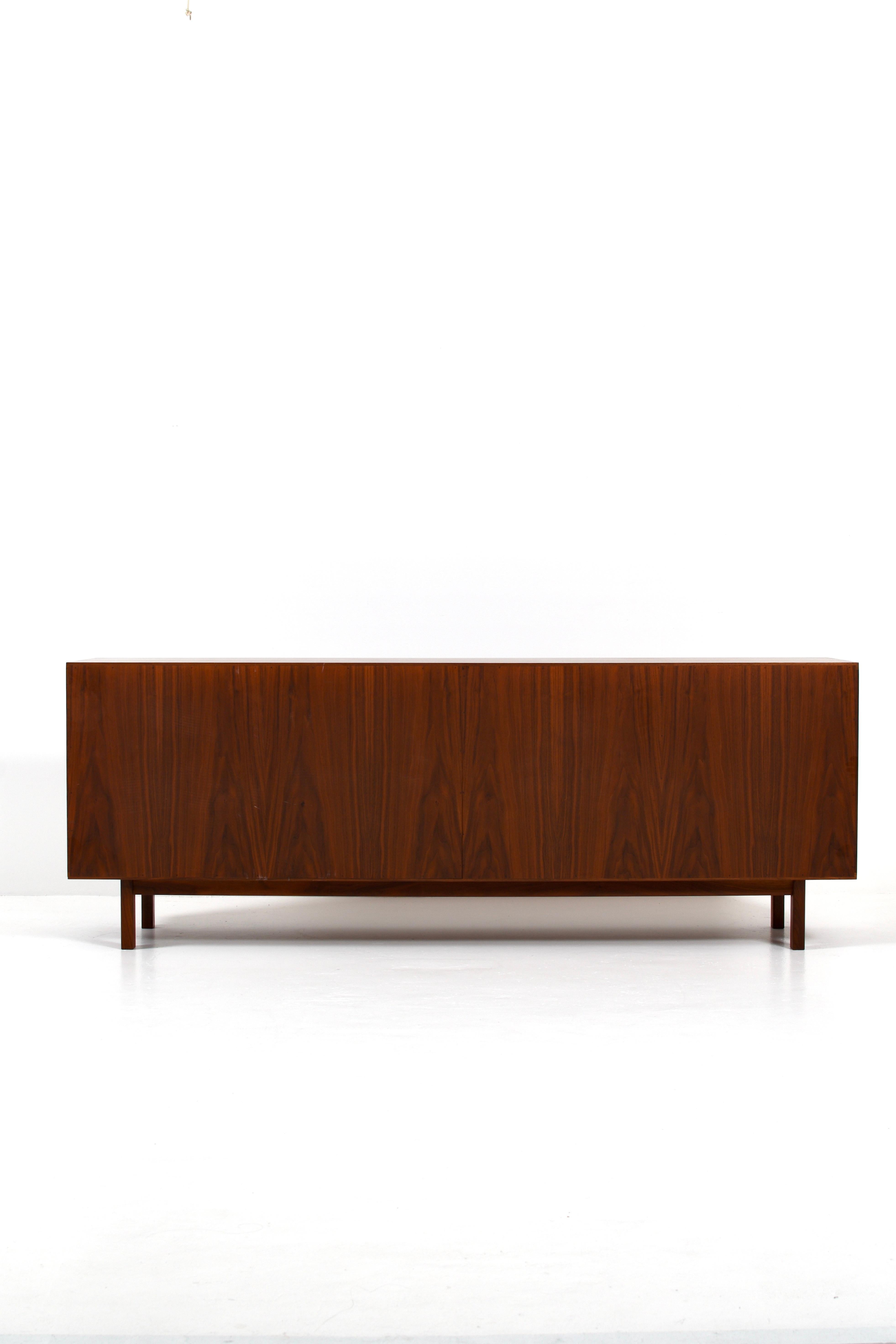 Credenza moderna in teak di Karl-Erik Ekselius per JOC, Svezia, 1960 in vendita 13