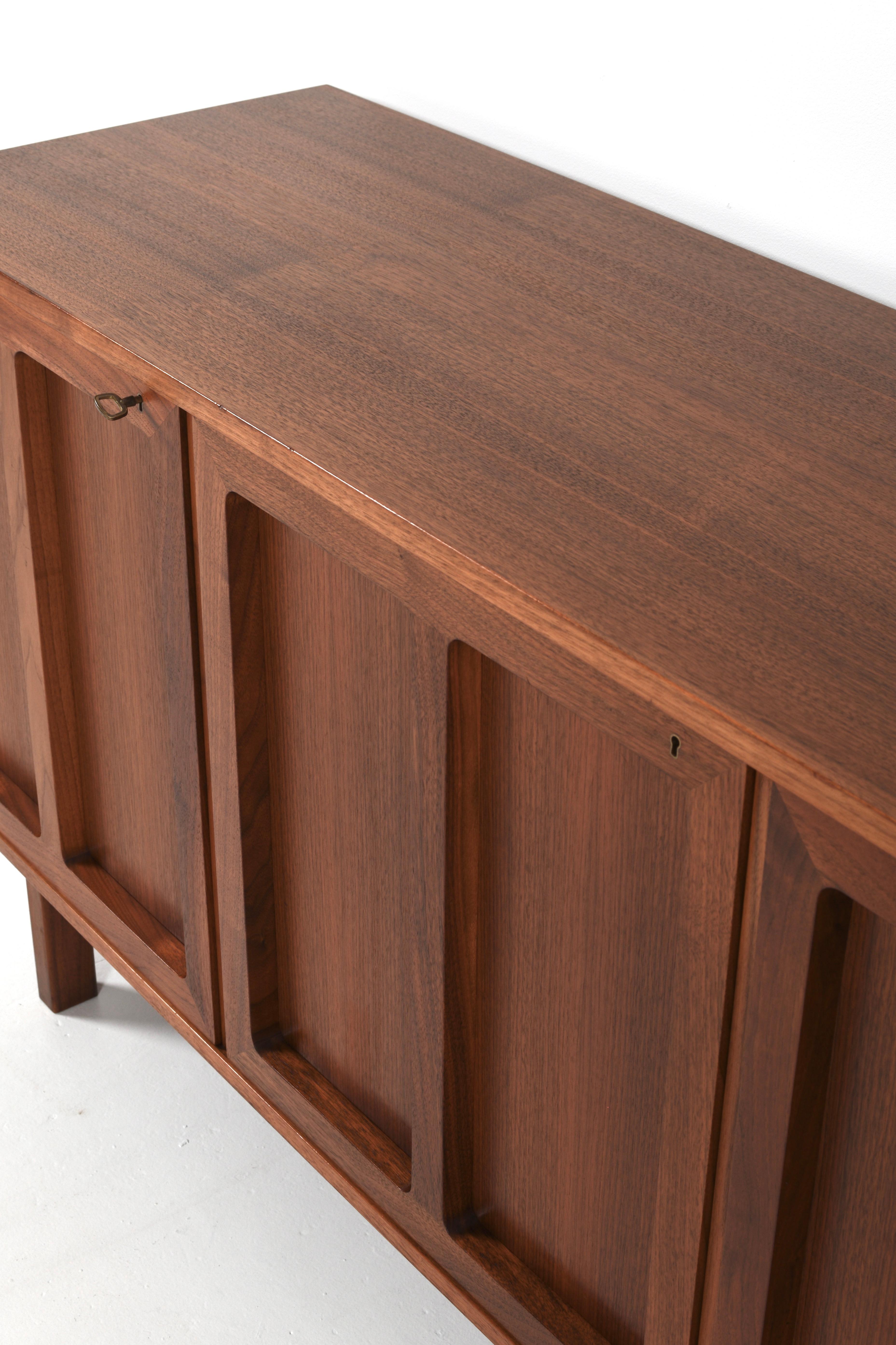 Mid Century Modernes Teakholz-Sideboard von Karl-Erik Ekselius für JOC, Schweden, 1960er Jahre (Moderne der Mitte des Jahrhunderts) im Angebot