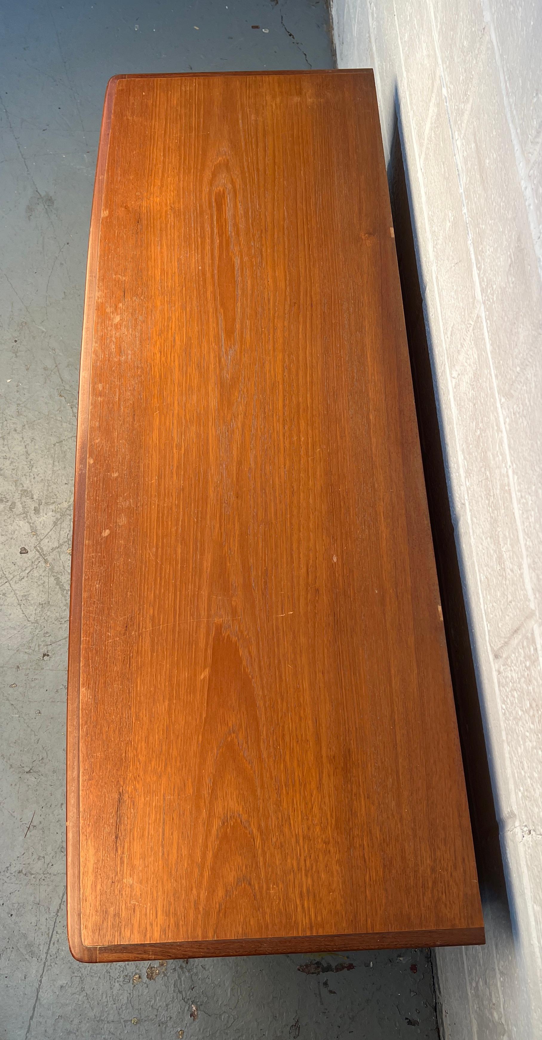 Credenza in teak moderna di metà secolo di Robson & Sons in vendita 4