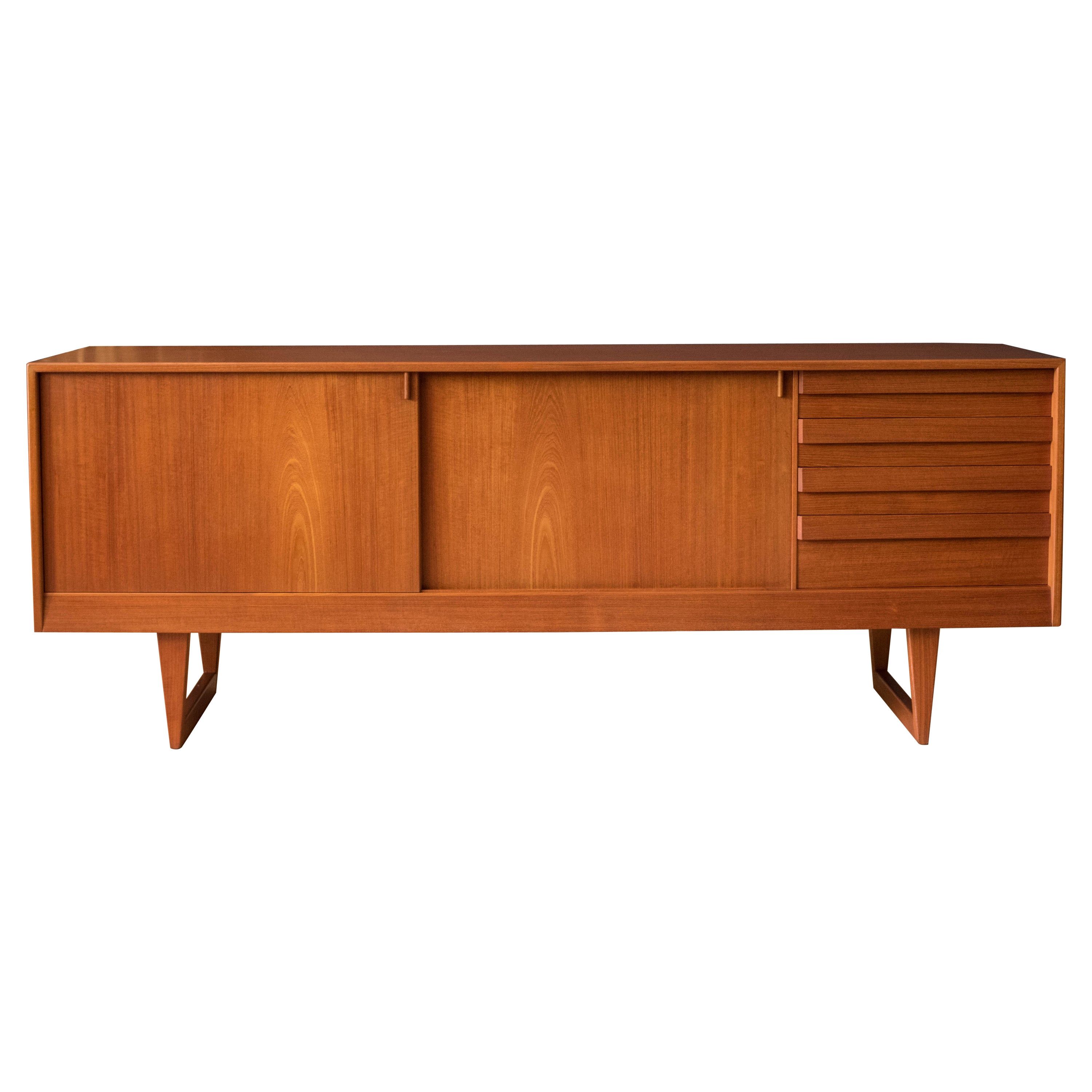 Credenza credenza in teak moderna del Medioevo di Kurt Østervig per KP Møbler