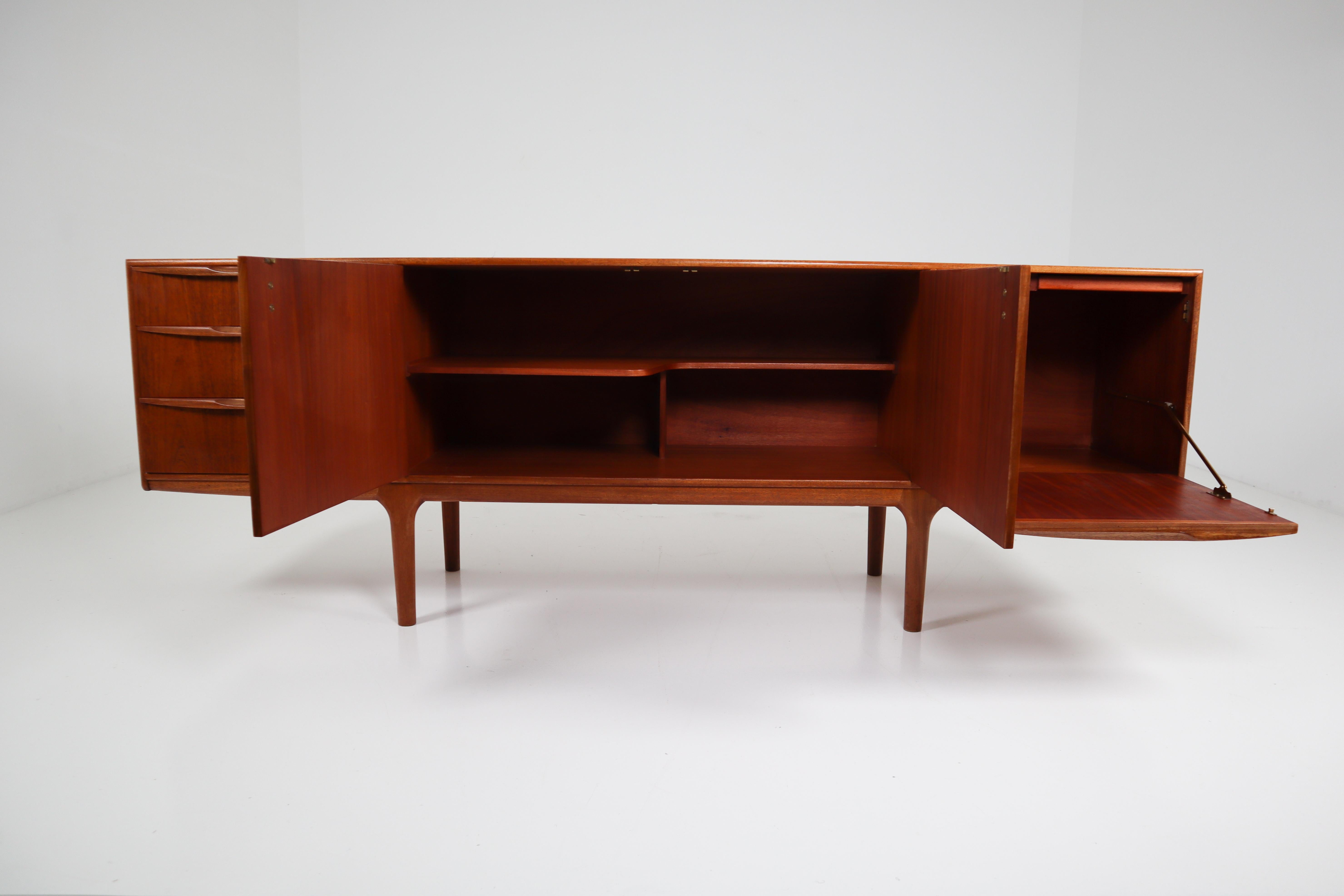 Mid-Century Modern Teak Sideboard Credenza by Tom Robertson for A.H. McIntosh In Good Condition In Almelo, NL
