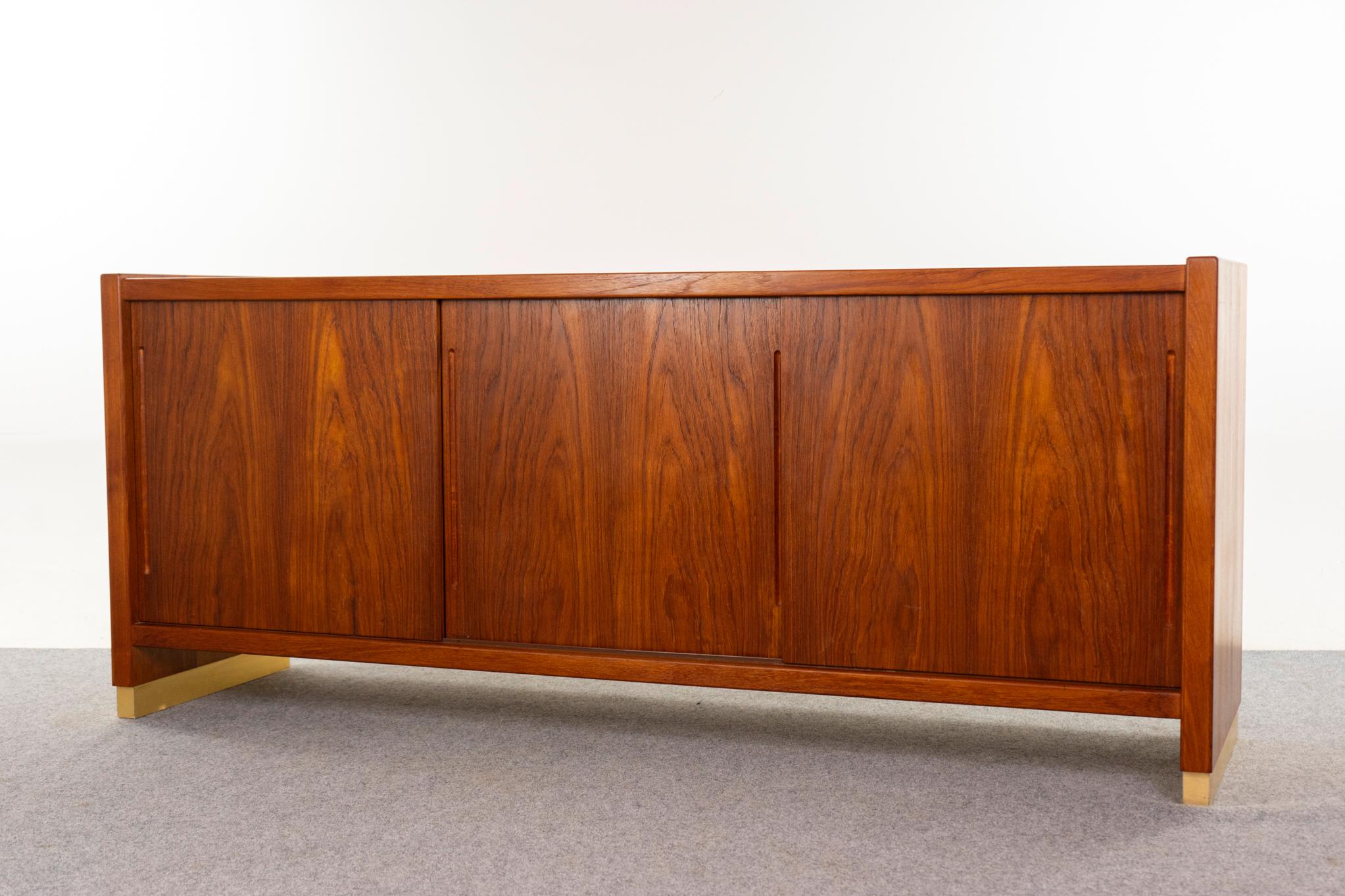 Mid-Century Modern Teak Sideboard For Sale 3