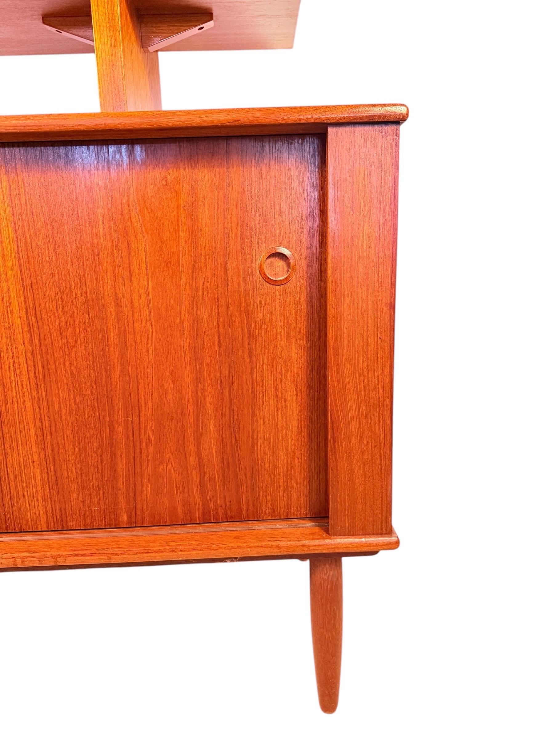 Mid-Century Modern Teak Sideboard + Hutch by R. Huber – 1960s For Sale 2