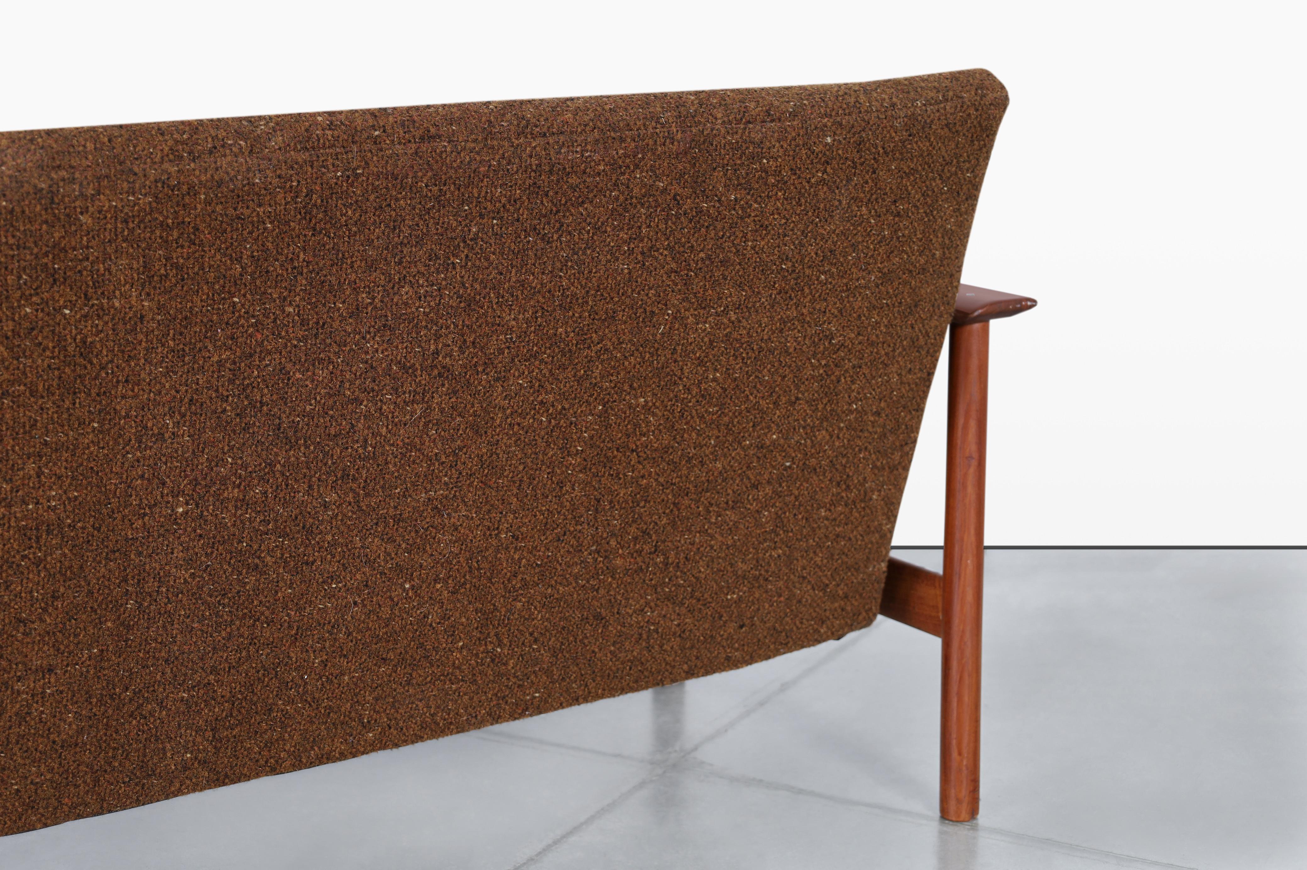 Divano in teak moderno di metà secolo in vendita 4