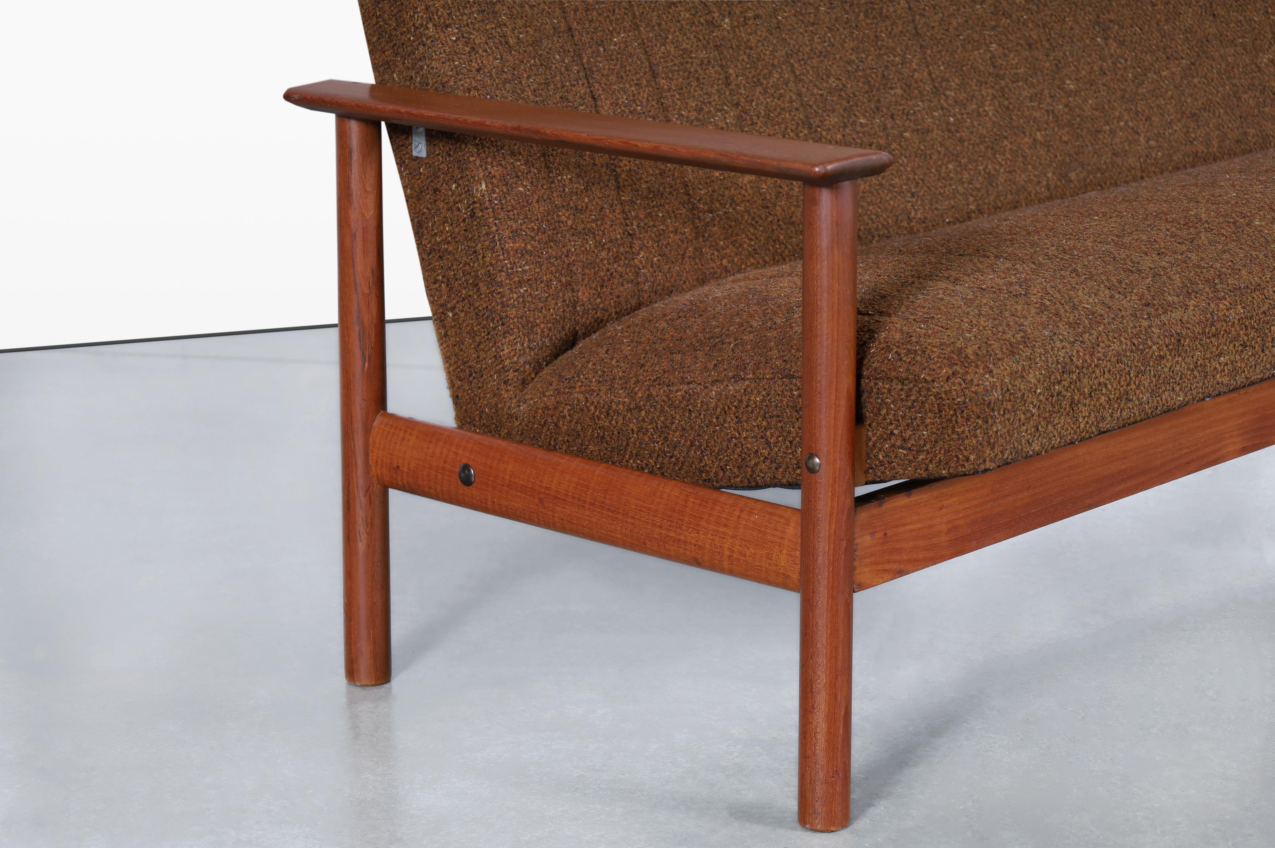 Metà XX secolo Divano in teak moderno di metà secolo in vendita