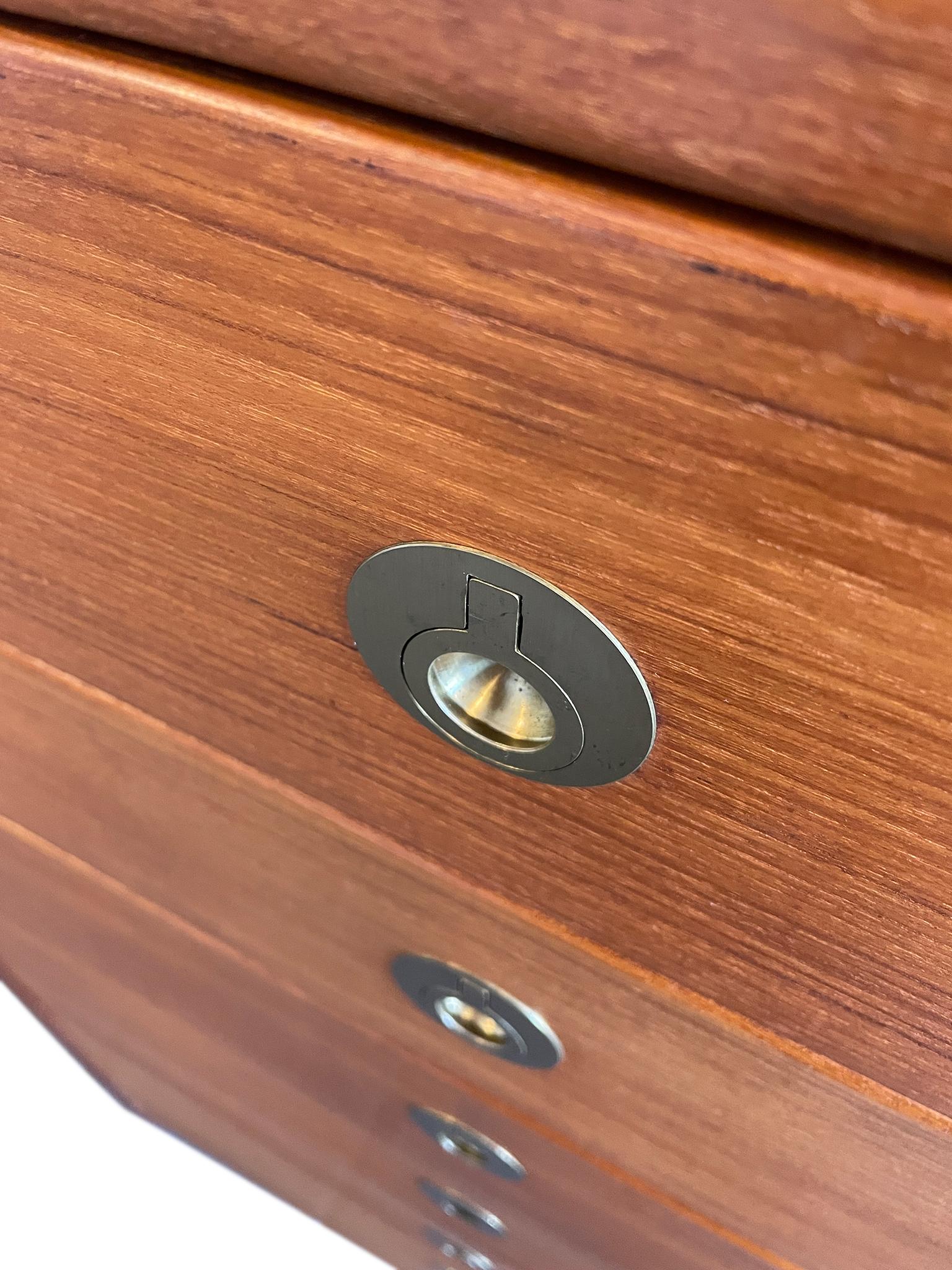 Mid-Century Modern Teak Tall 7 Drawer Dresser Brass Finger Pulls In Good Condition For Sale In BROOKLYN, NY