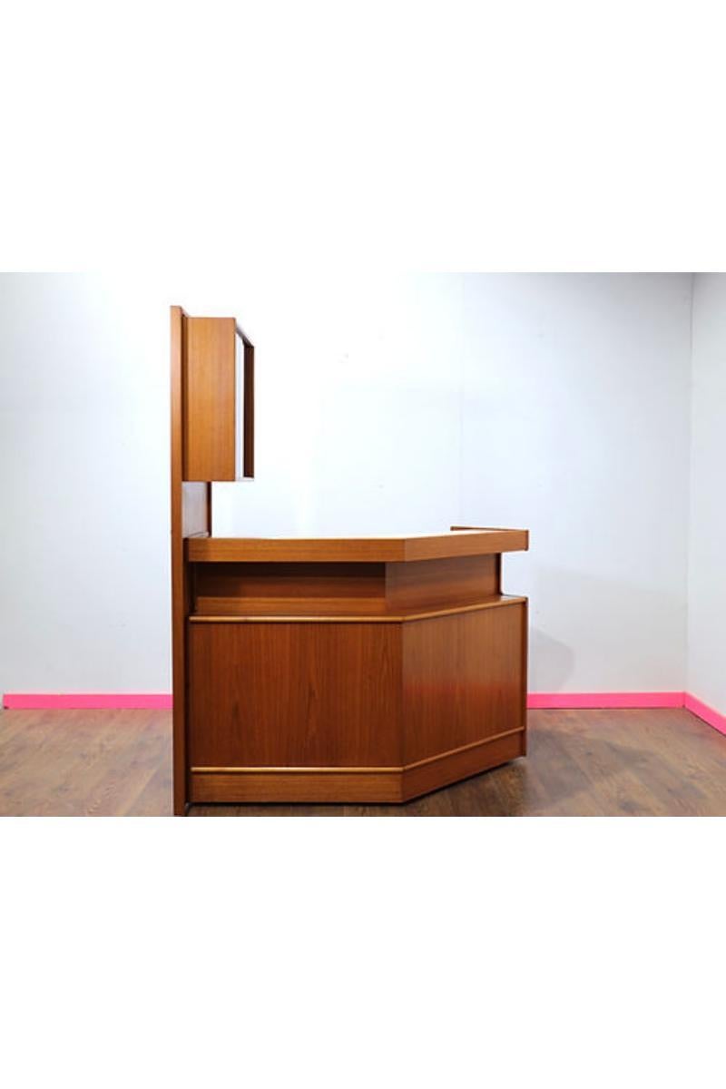 Mid Century Modern Teak Vinatge Free Standing Bar by Turnidge of London 6