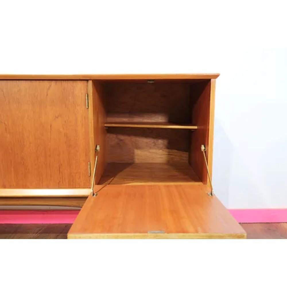 Mid Century Modern Teak Vintage Danish Style Sideboard Credenza by Jentique In Good Condition For Sale In Los Angeles, CA