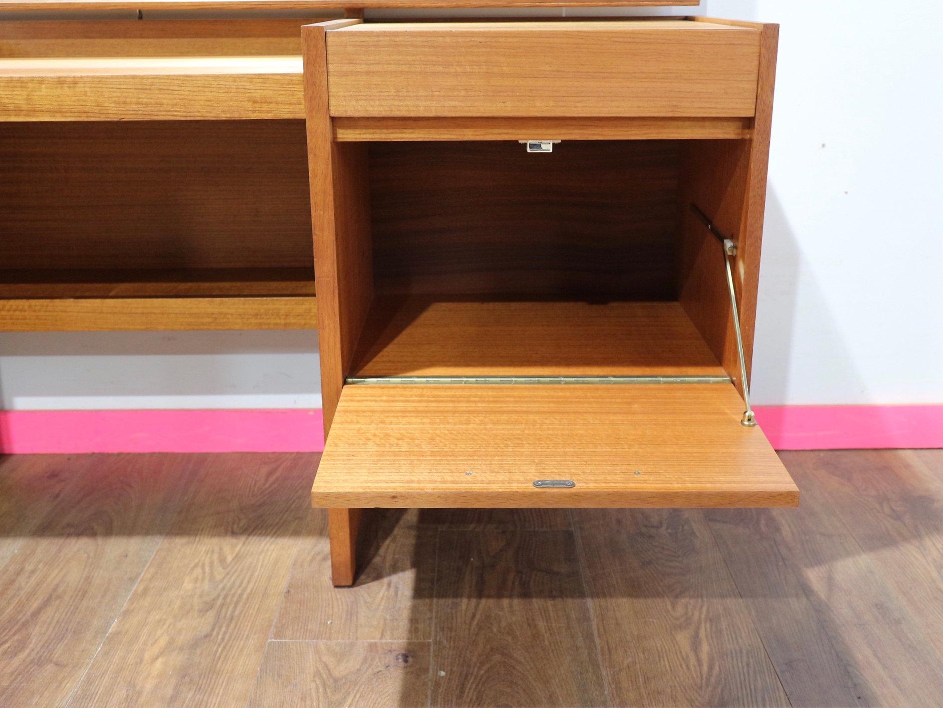 XX secolo Comò di Vanità Vintage in Teak del Medio Secolo Moderno Scrivania in Stile Danese Camera da Letto in vendita