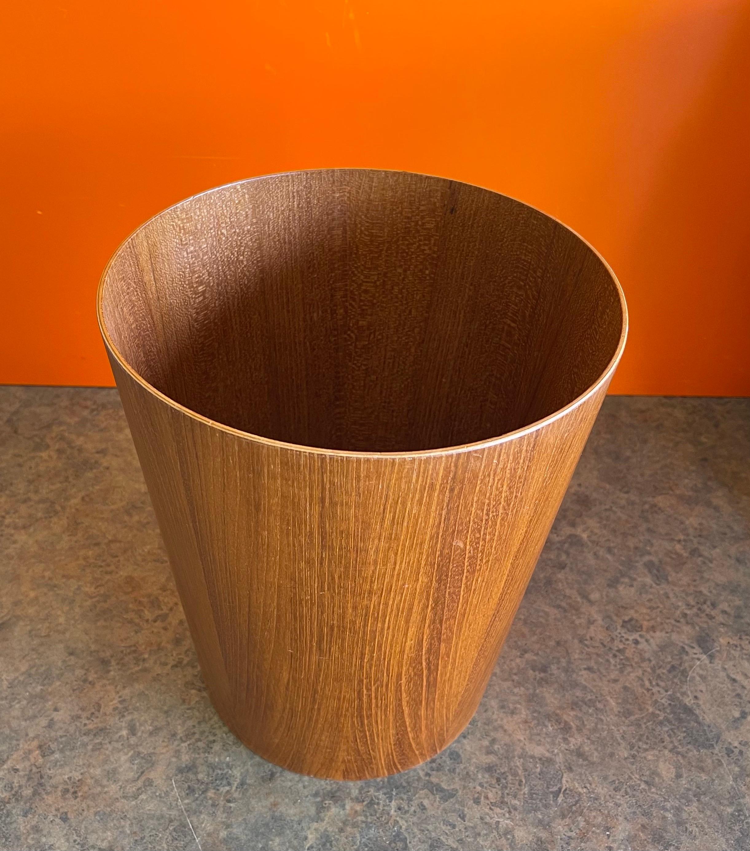 Mid-Century Modern Teak Waste Basket by Martin Aberg for Servex Rainbow In Good Condition In San Diego, CA