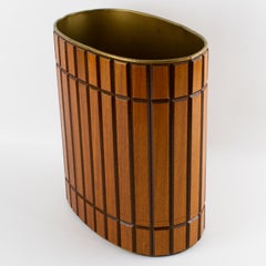 Cestino per la carta da ufficio in legno di teak e metallo dorato di metà secolo moderno