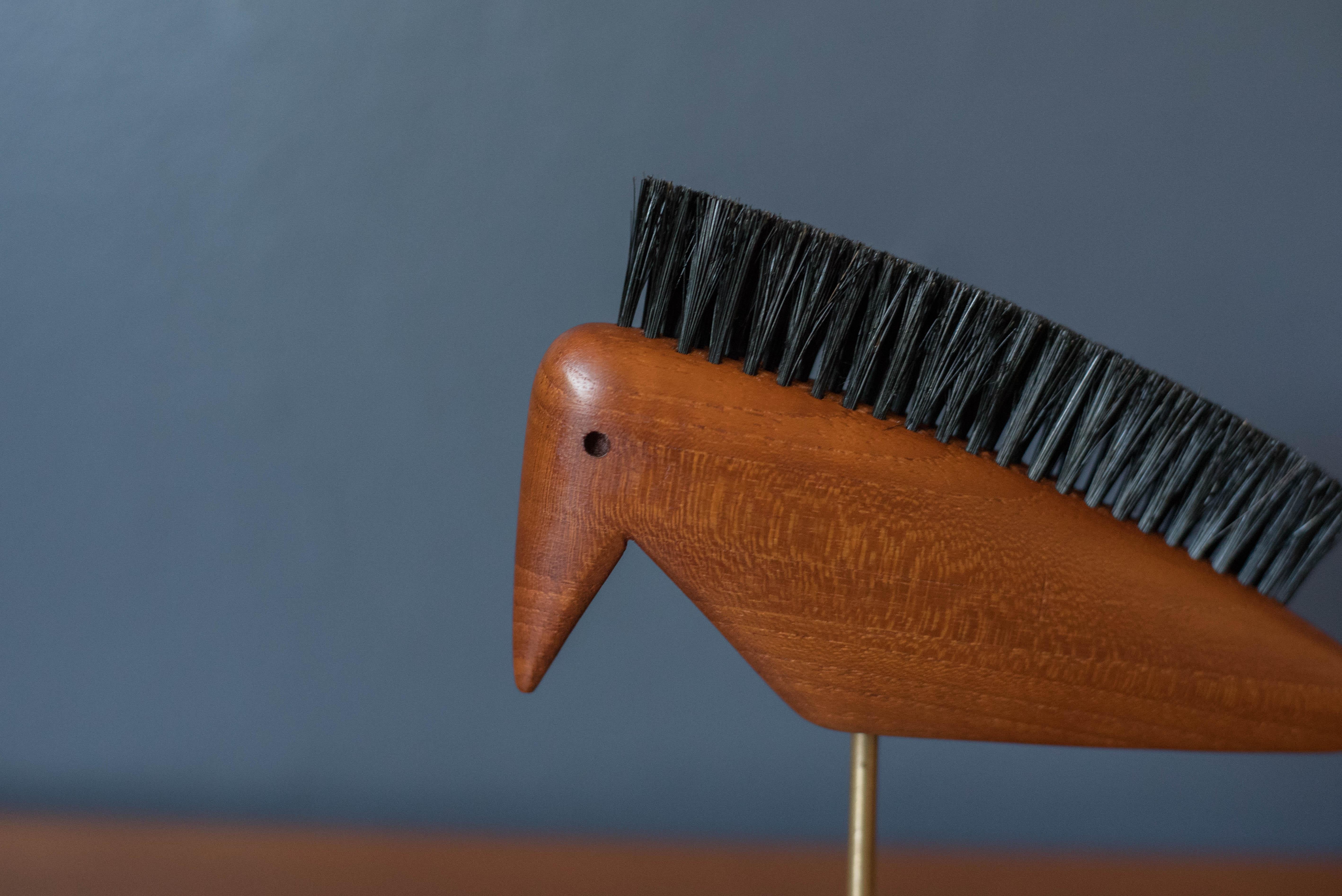 Mid Century Modern Teak Wood Animal Bird Sculpture Shoe Brush on Stone  In Good Condition For Sale In San Jose, CA