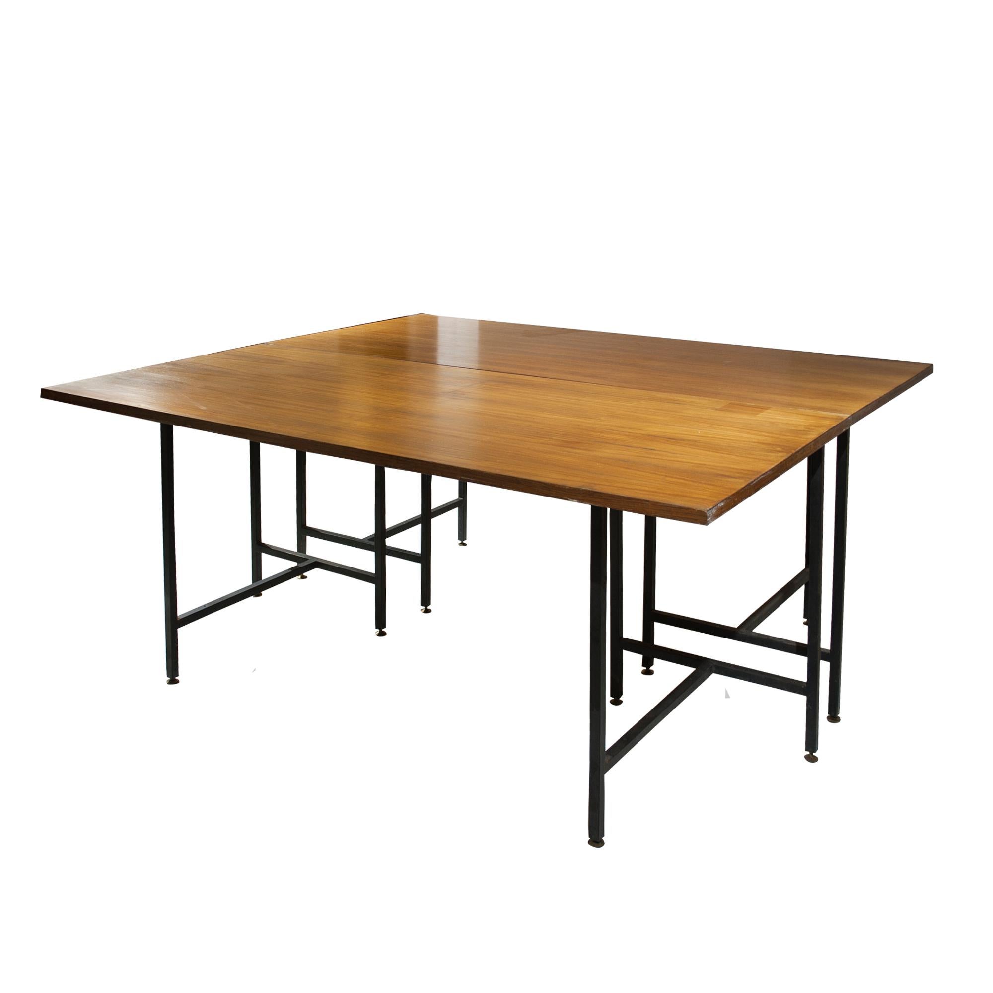Mid-Century Modern Teak Wooden Desk With Black Lacquered Iron Base, Italy, 1950  For Sale 2